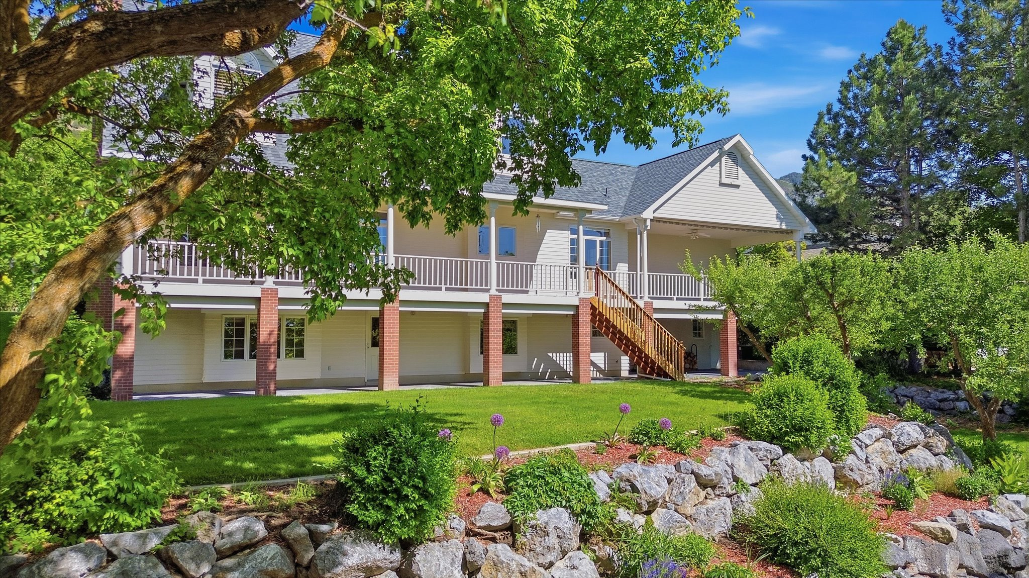 CASTLE HILLS - Residential