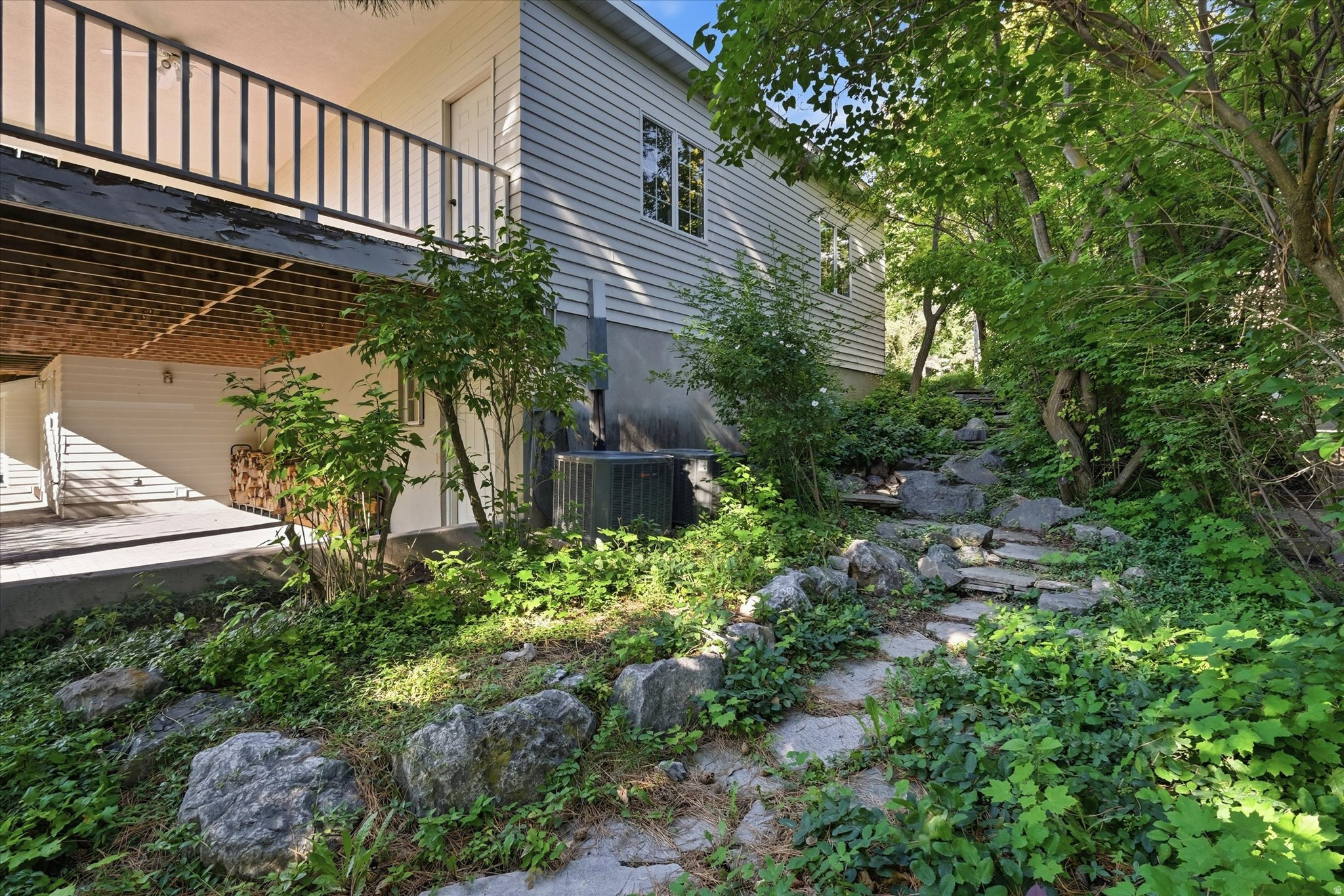 CASTLE HILLS - Residential