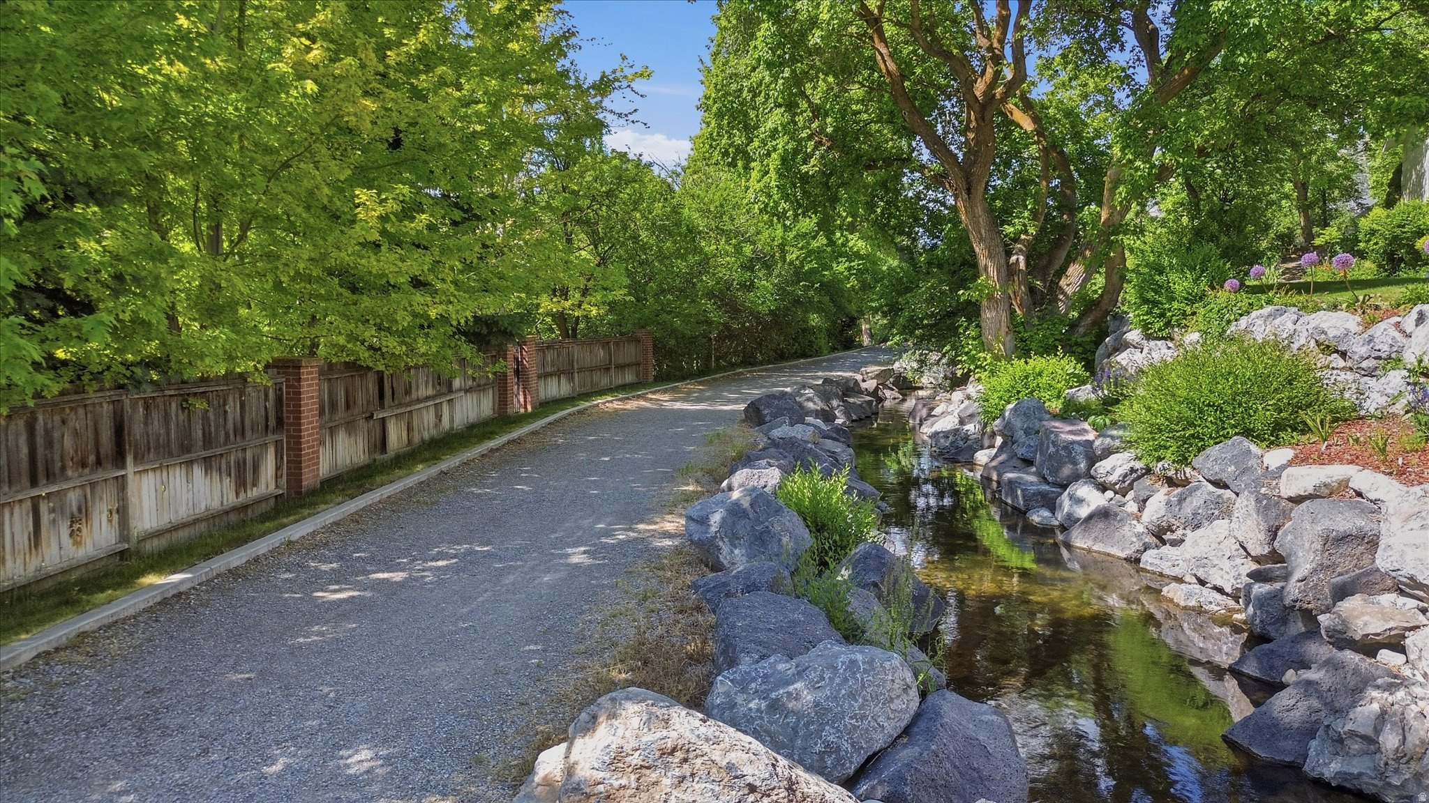 CASTLE HILLS - Residential