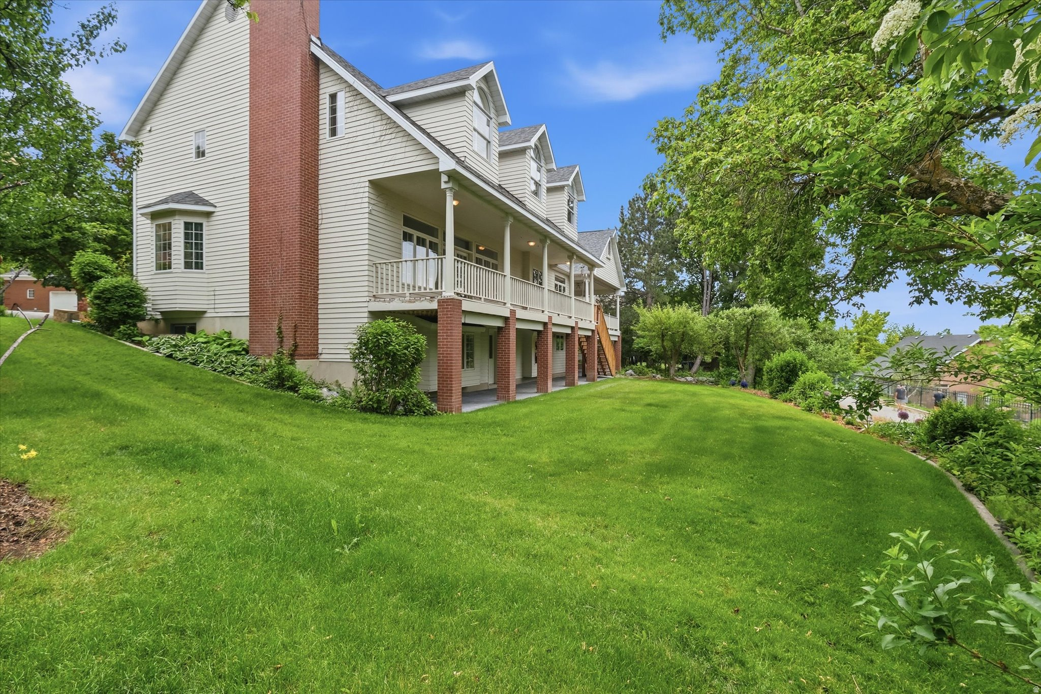 CASTLE HILLS - Residential