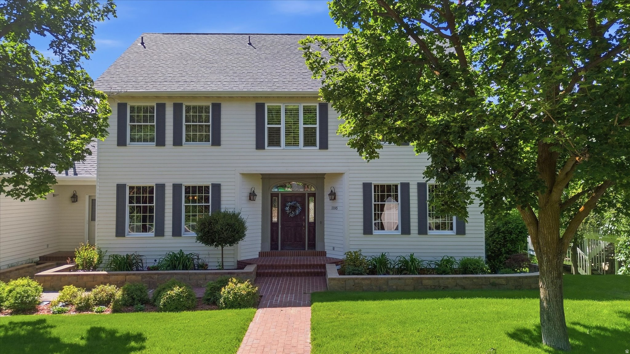CASTLE HILLS - Residential
