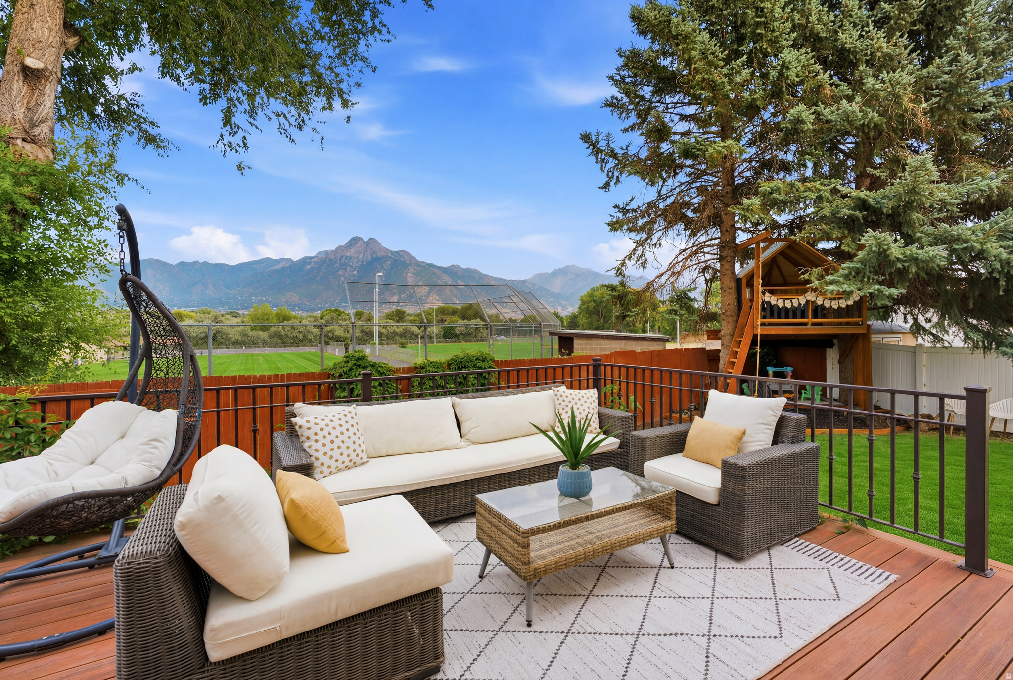 MEADOWS - Residential