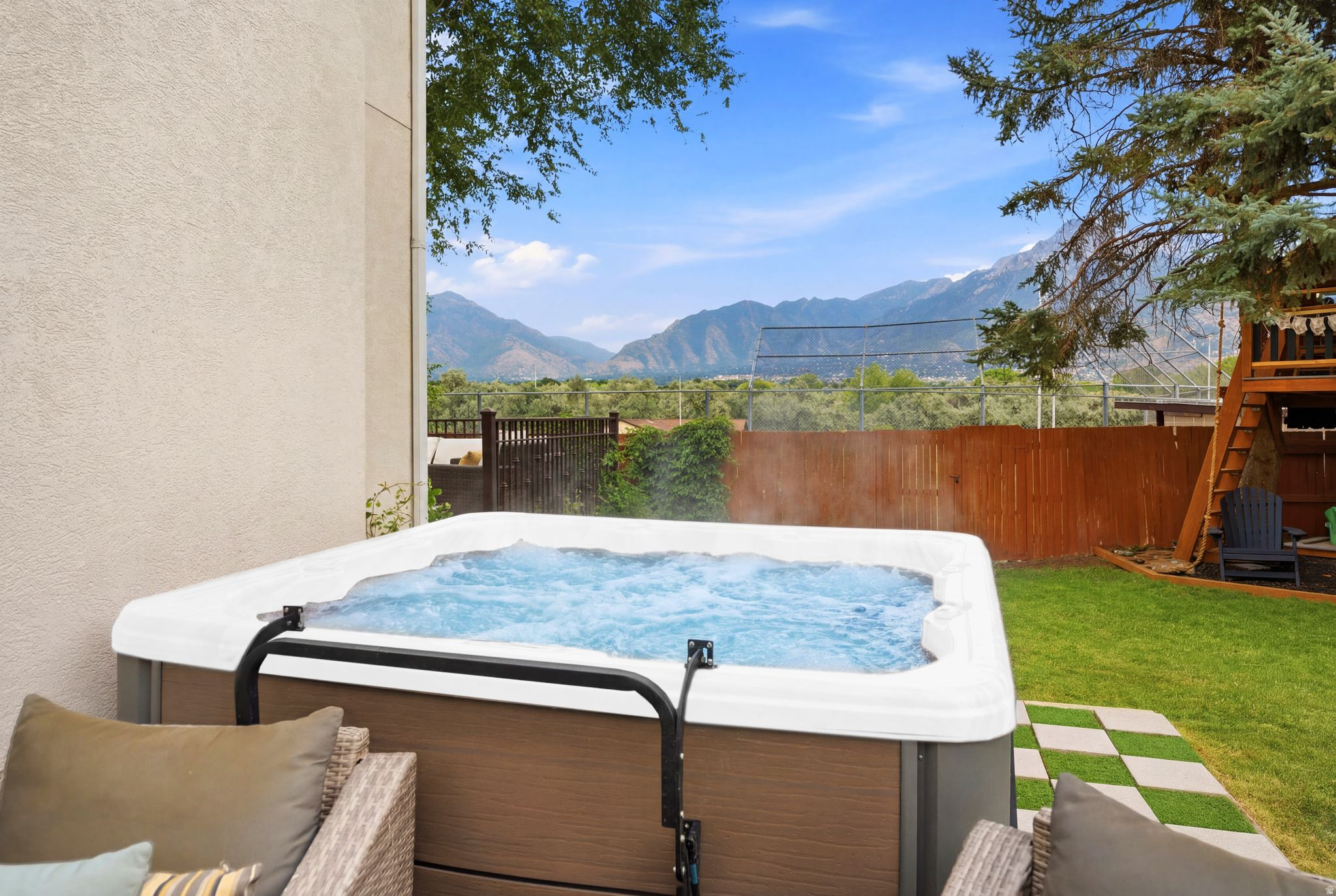 MEADOWS - Residential
