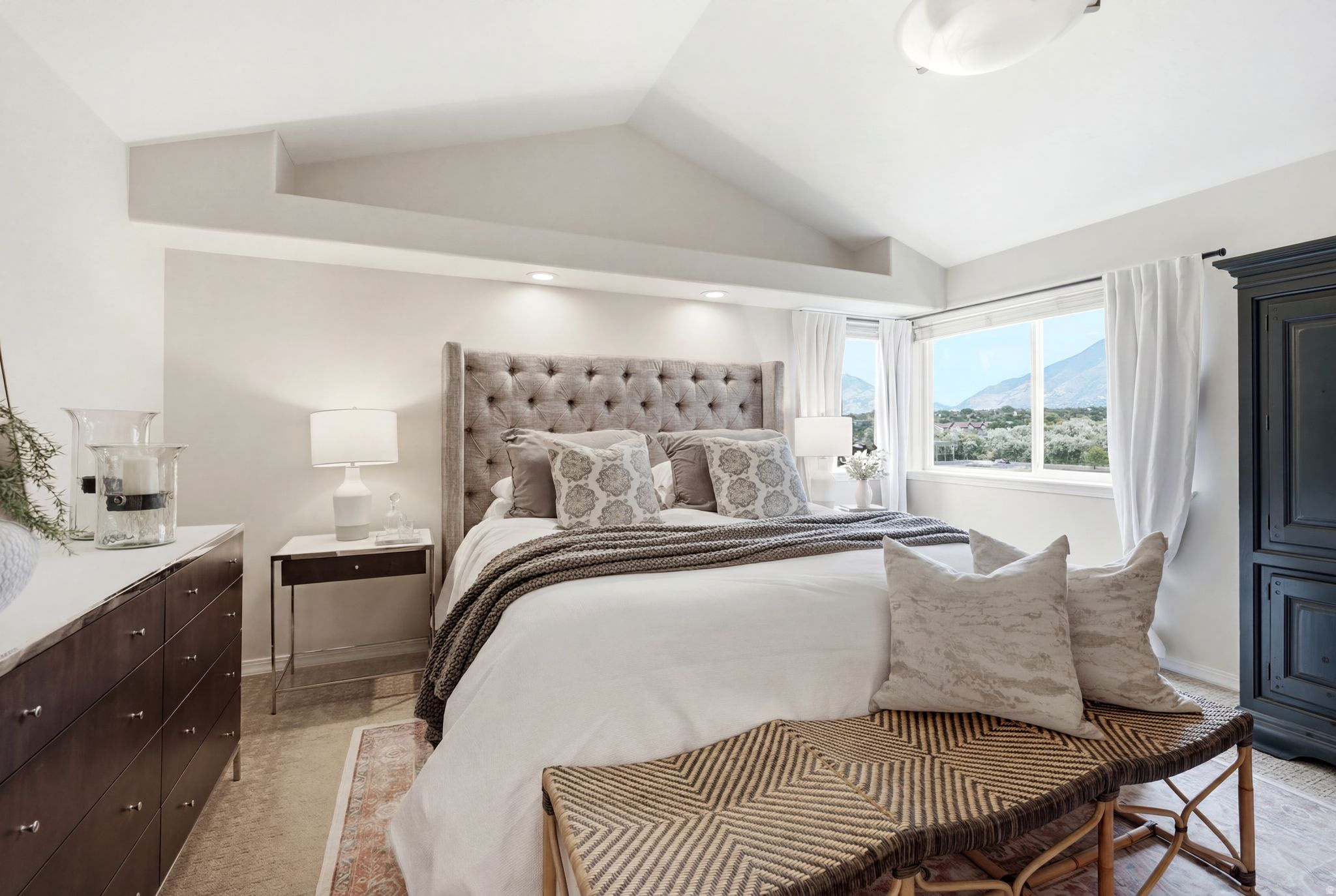 MEADOWS - Residential