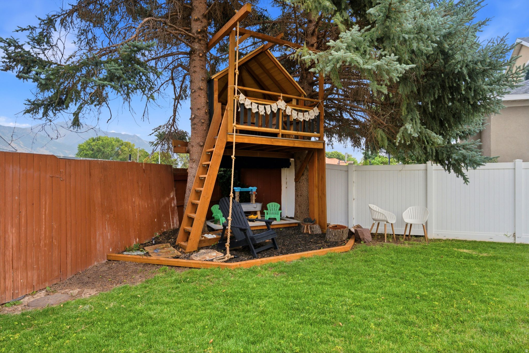 MEADOWS - Residential