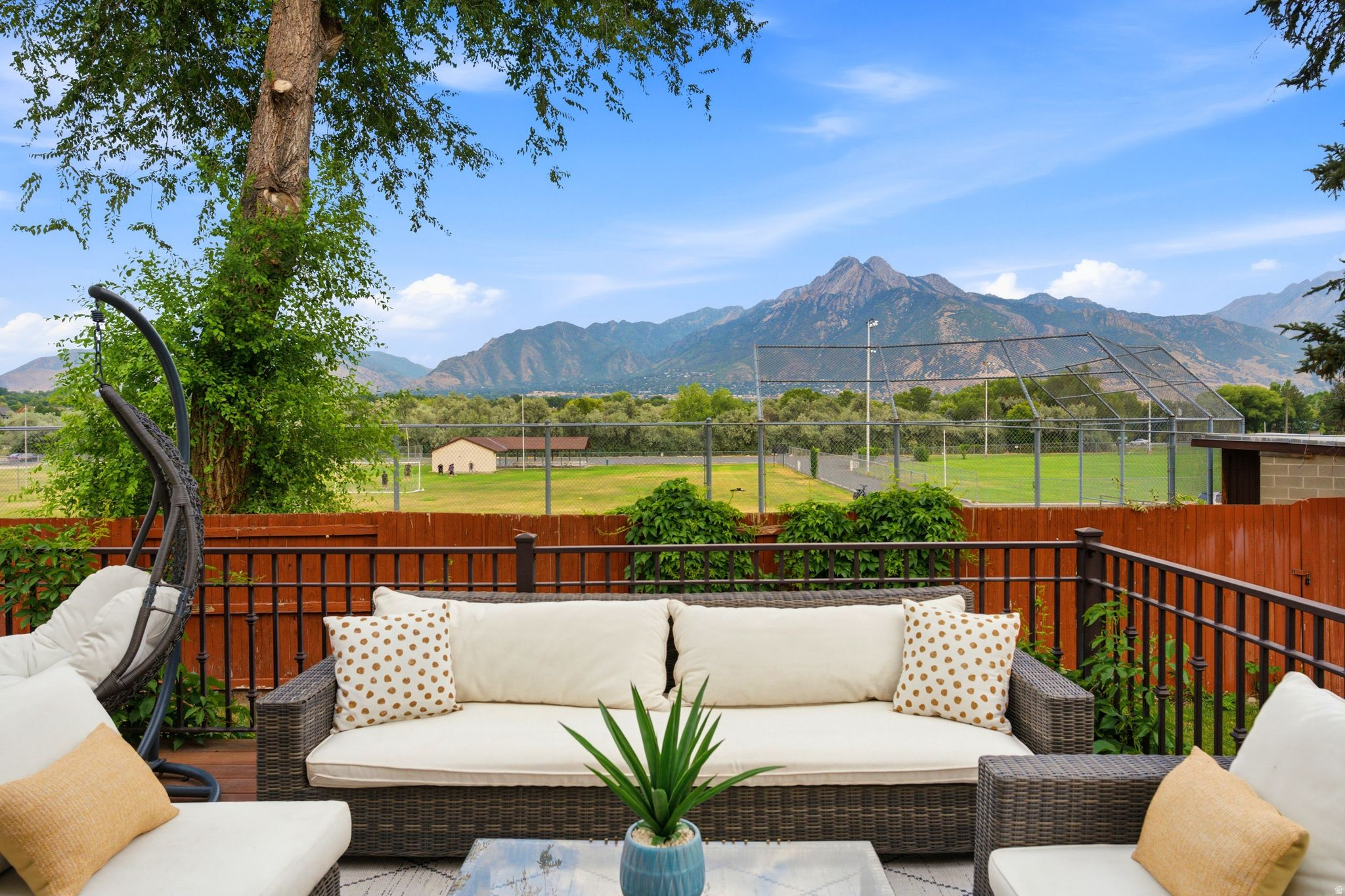 MEADOWS - Residential