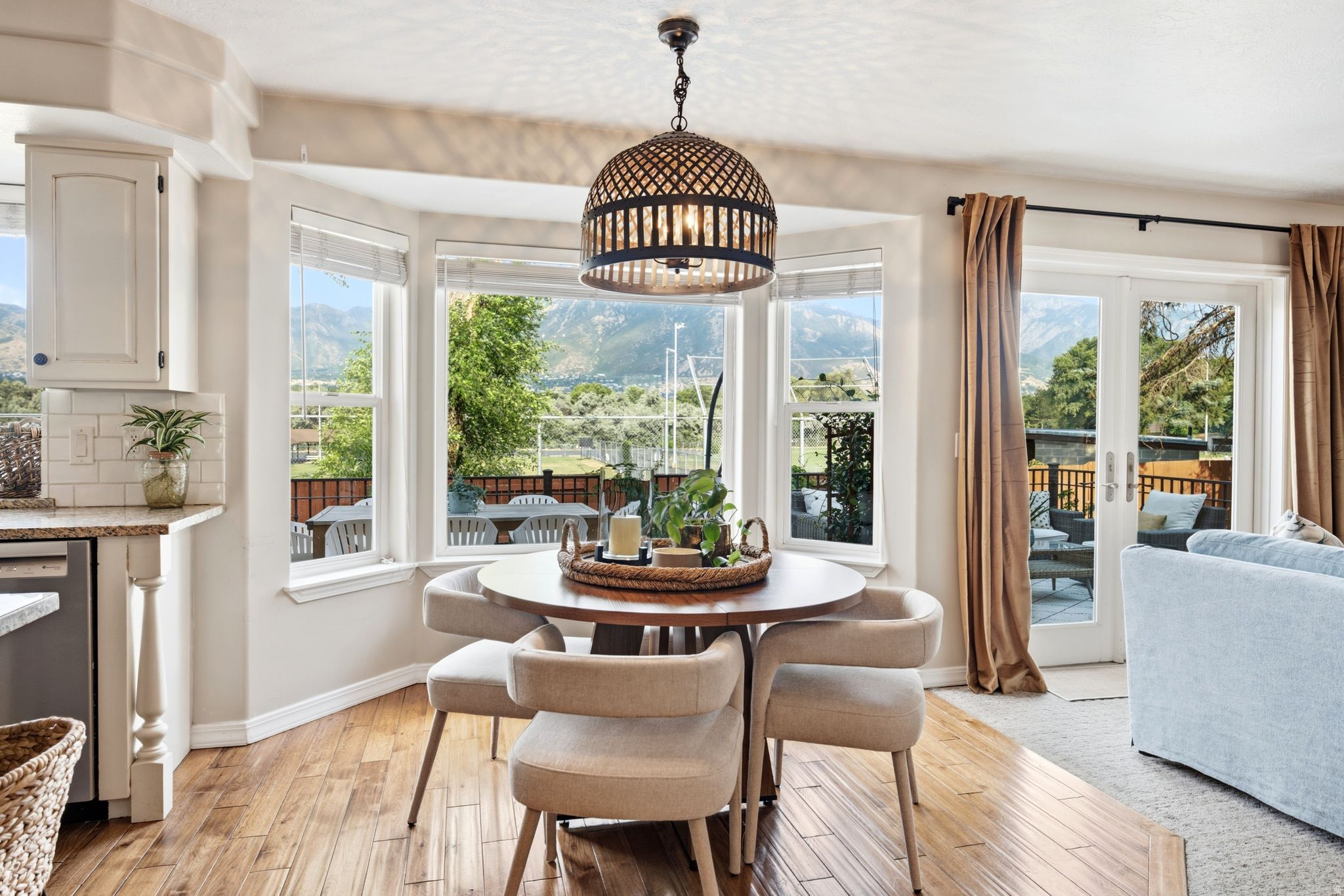MEADOWS - Residential