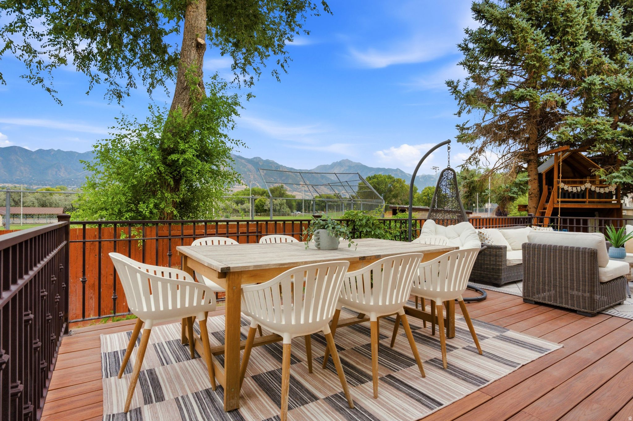 MEADOWS - Residential