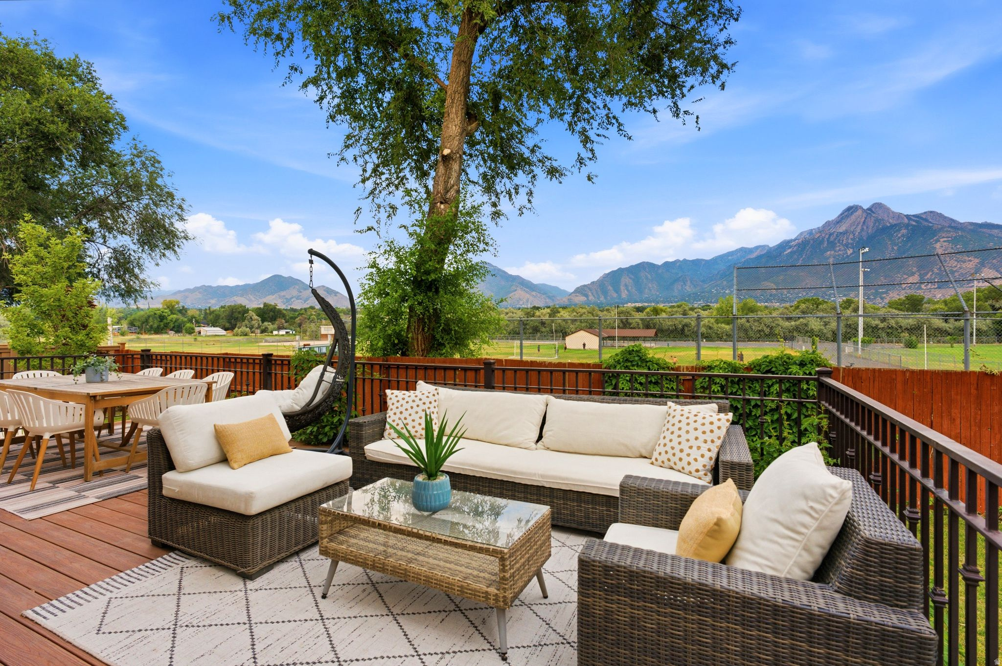 MEADOWS - Residential