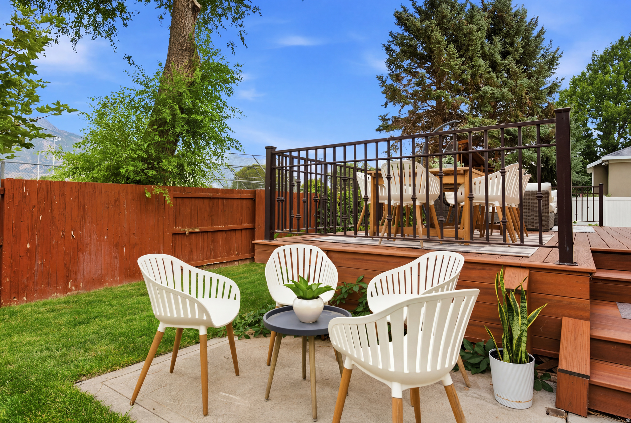 MEADOWS - Residential