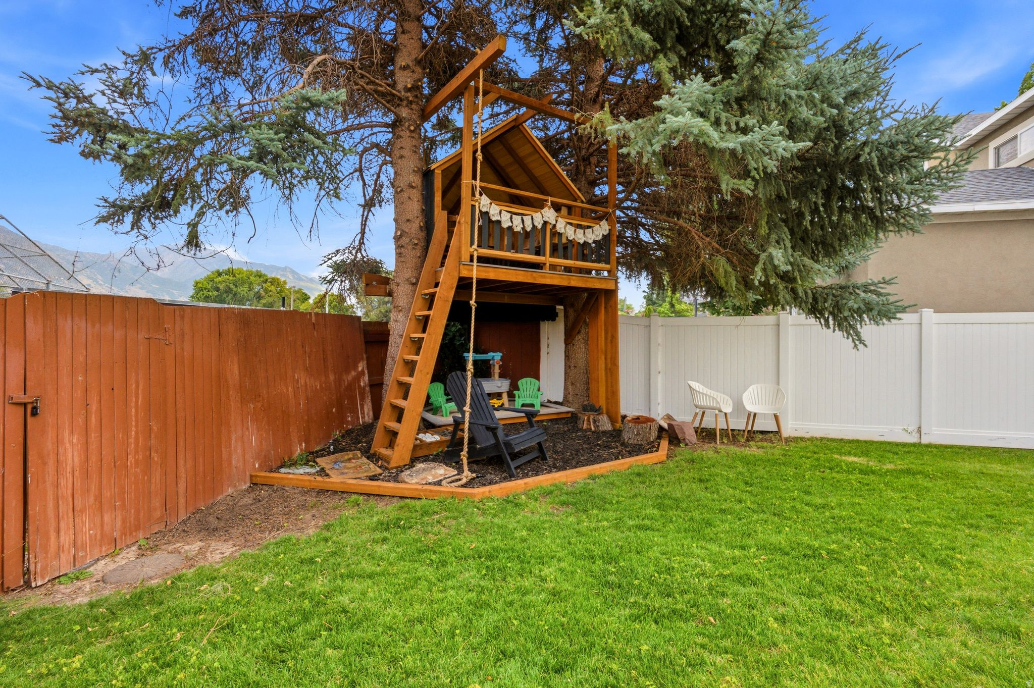 MEADOWS - Residential