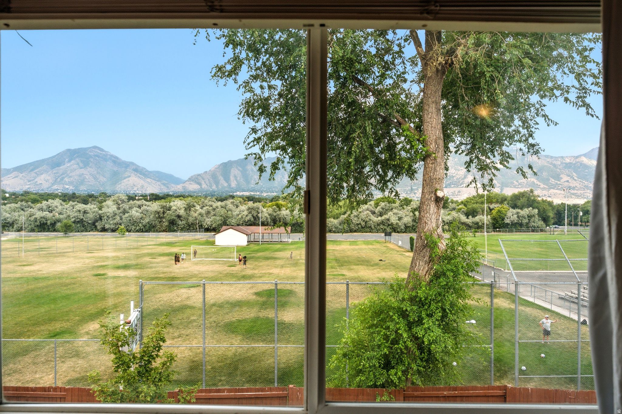 MEADOWS - Residential