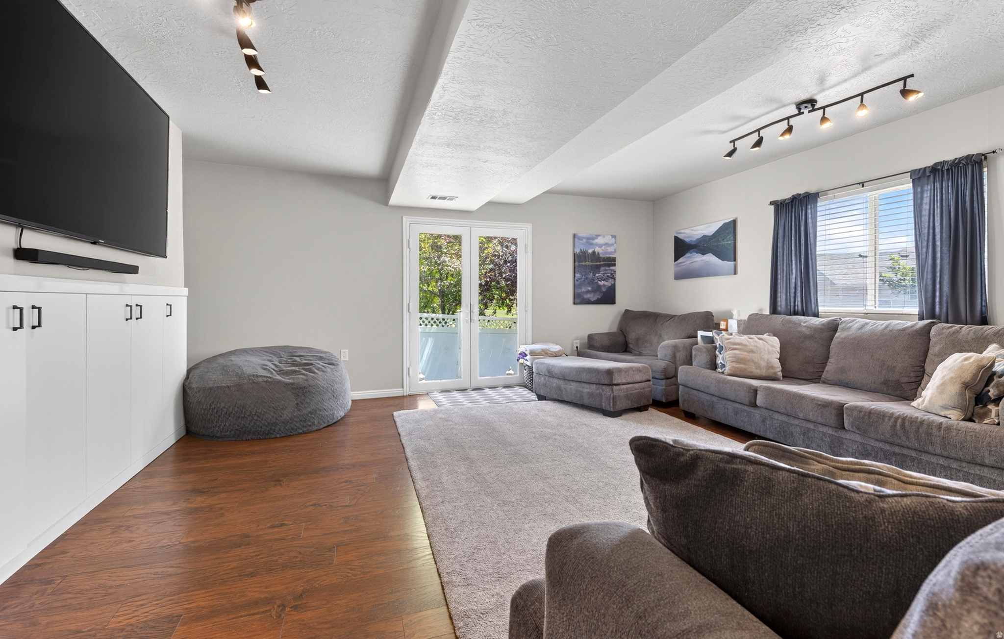 PARKSIDE ESTATES - Residential