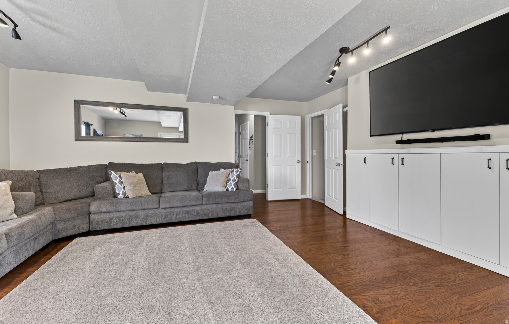 PARKSIDE ESTATES - Residential