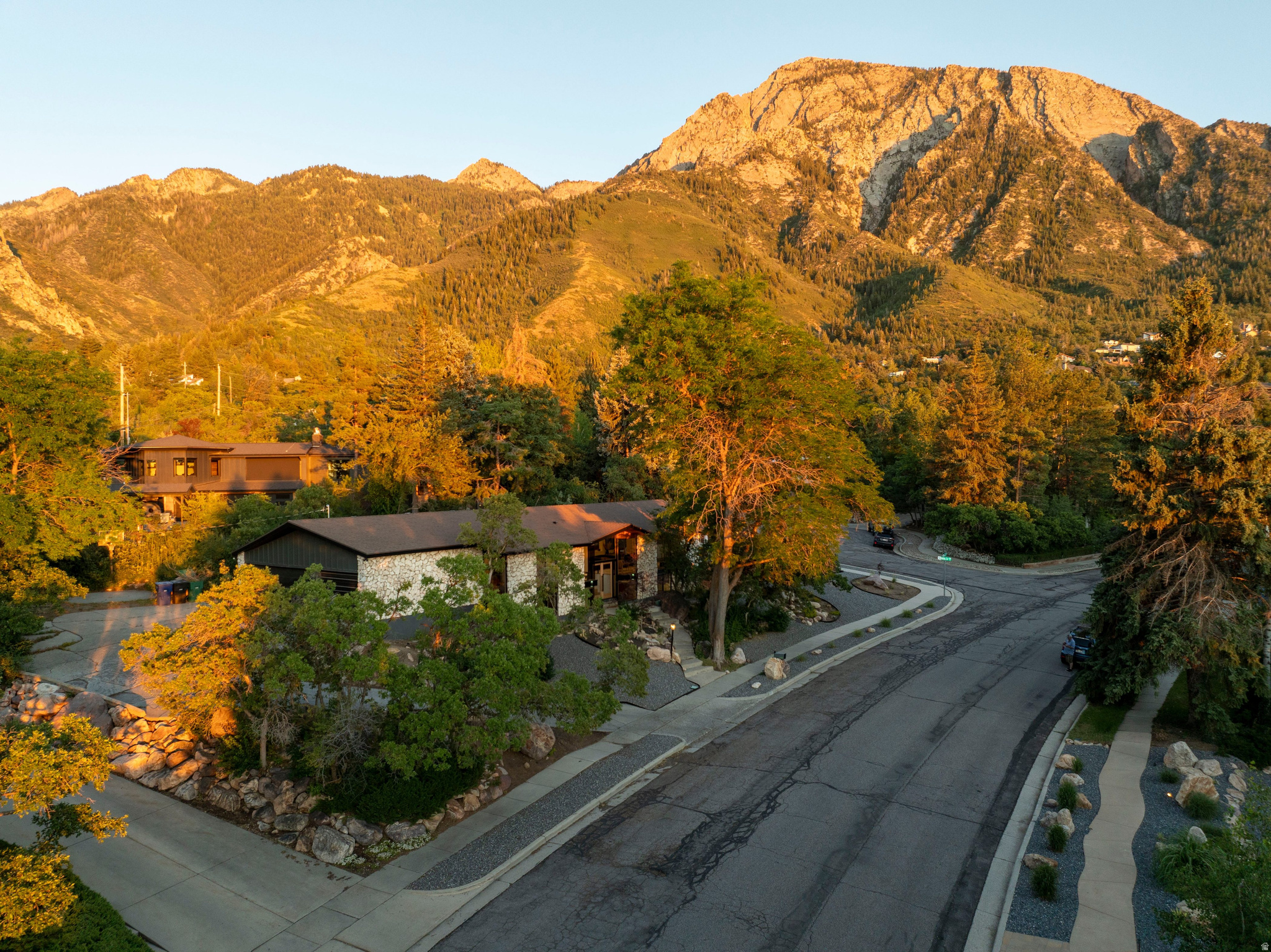 MOUNT OLYMPUS COVE #3 - Residential