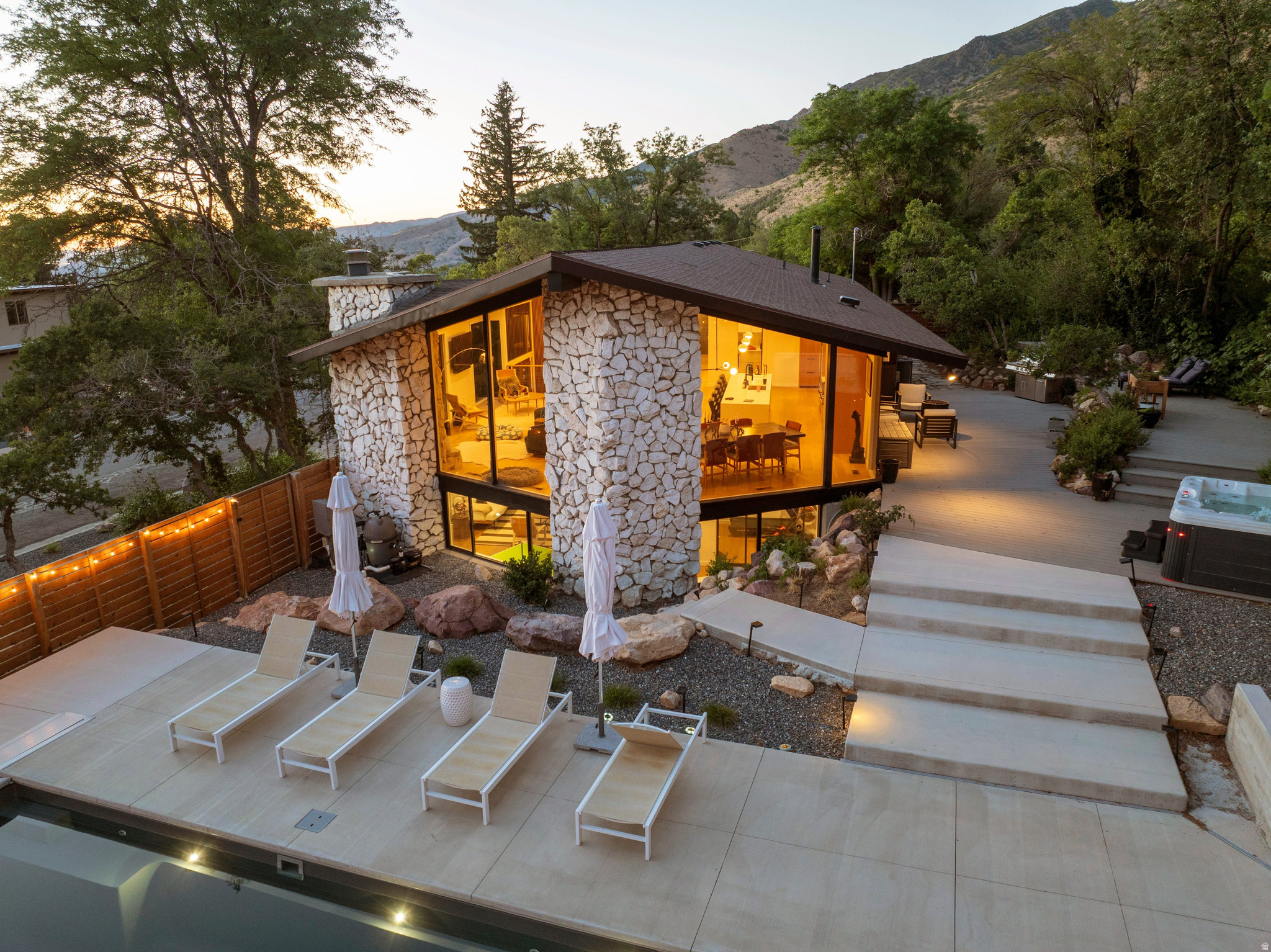 MOUNT OLYMPUS COVE #3 - Residential