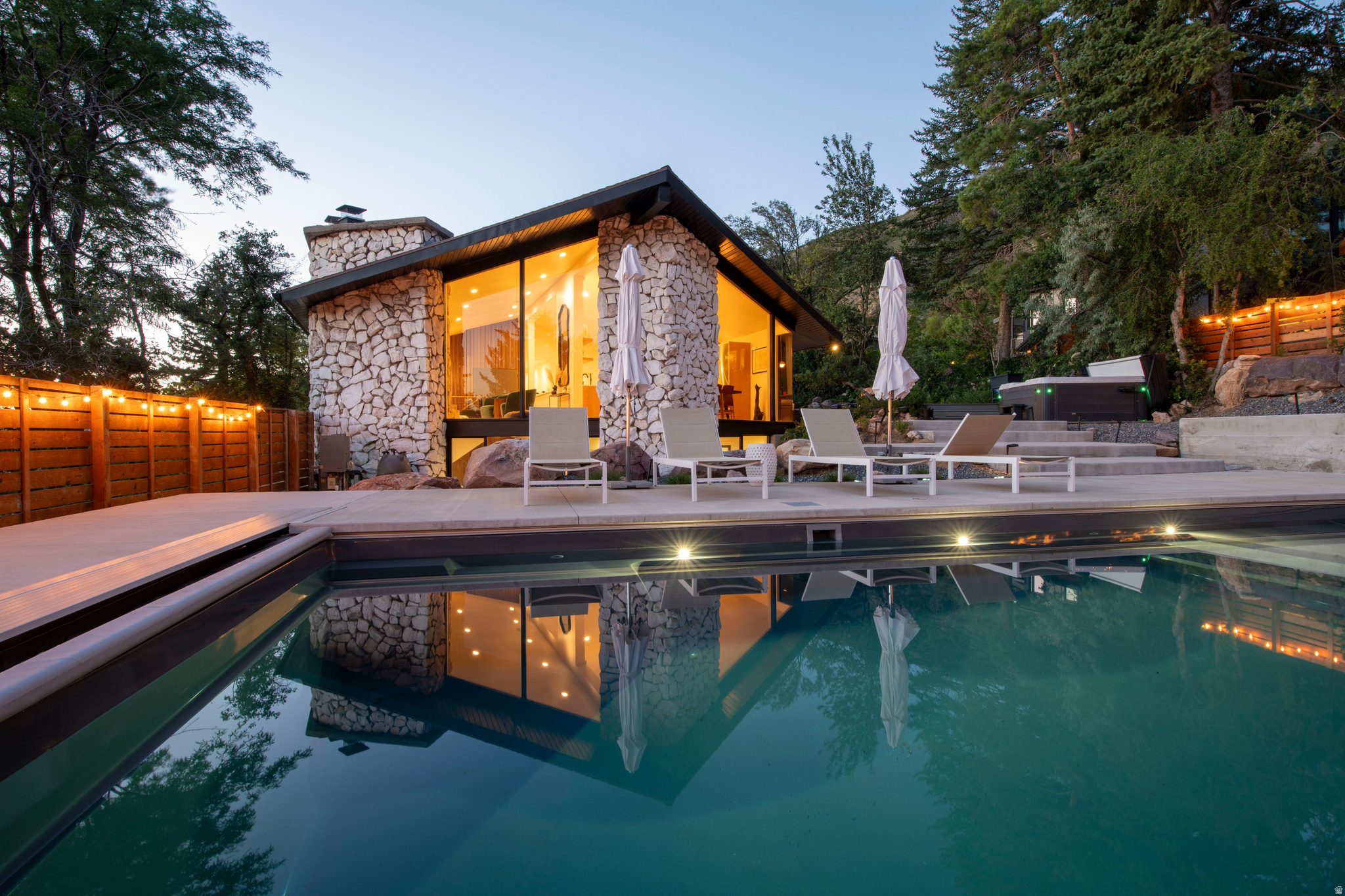 MOUNT OLYMPUS COVE #3 - Residential