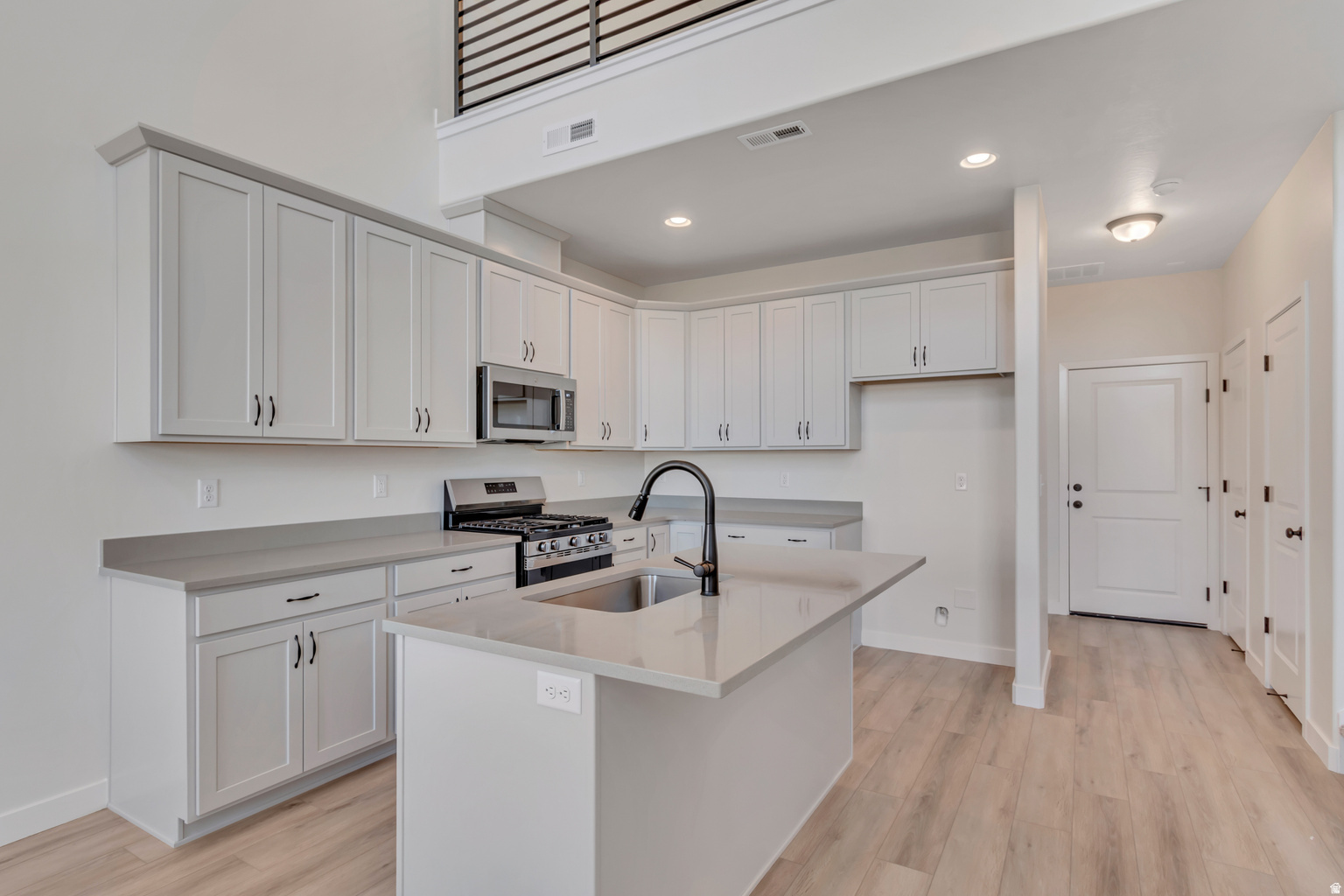 MEADOWBROOK - Residential