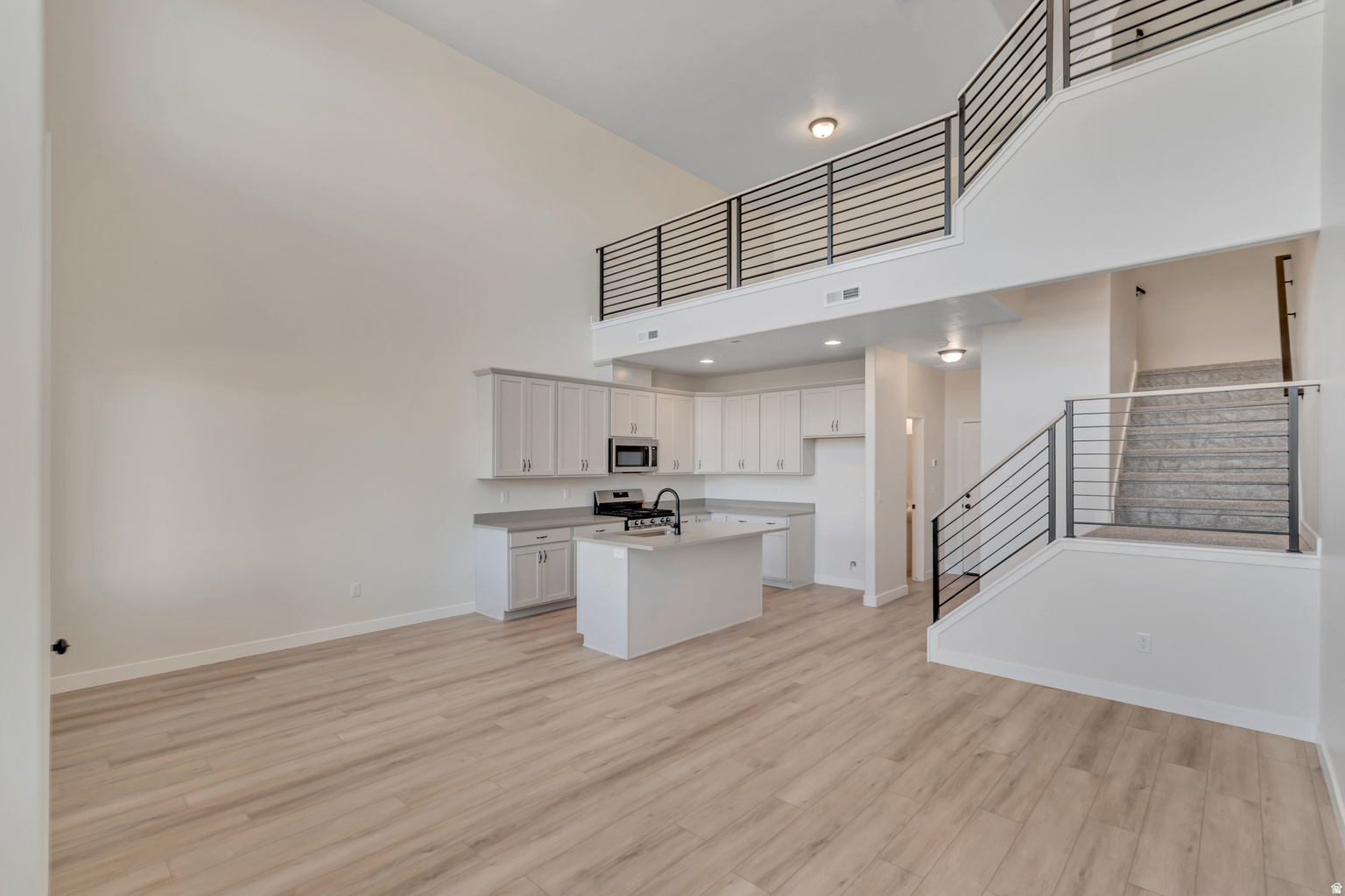 MEADOWBROOK - Residential