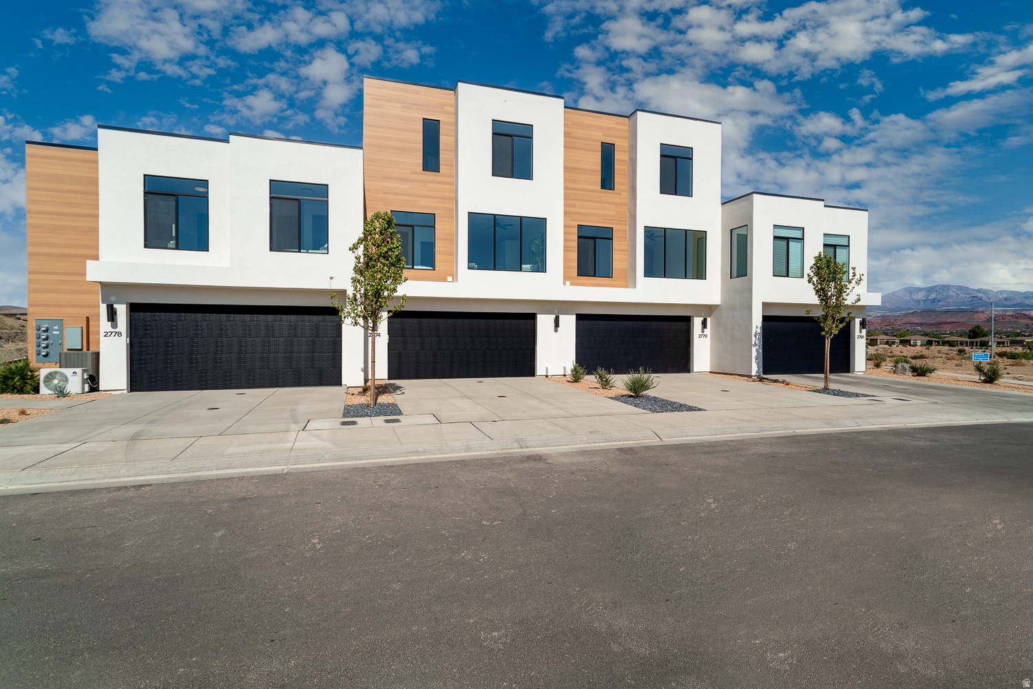 BECCO CREEK TOWNHOMES AT DIVARIO - Residential