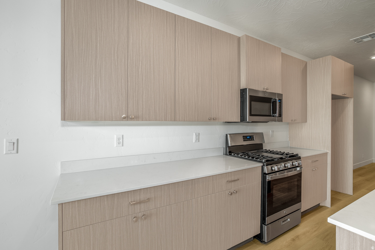 BECCO CREEK TOWNHOMES AT DIVARIO - Residential