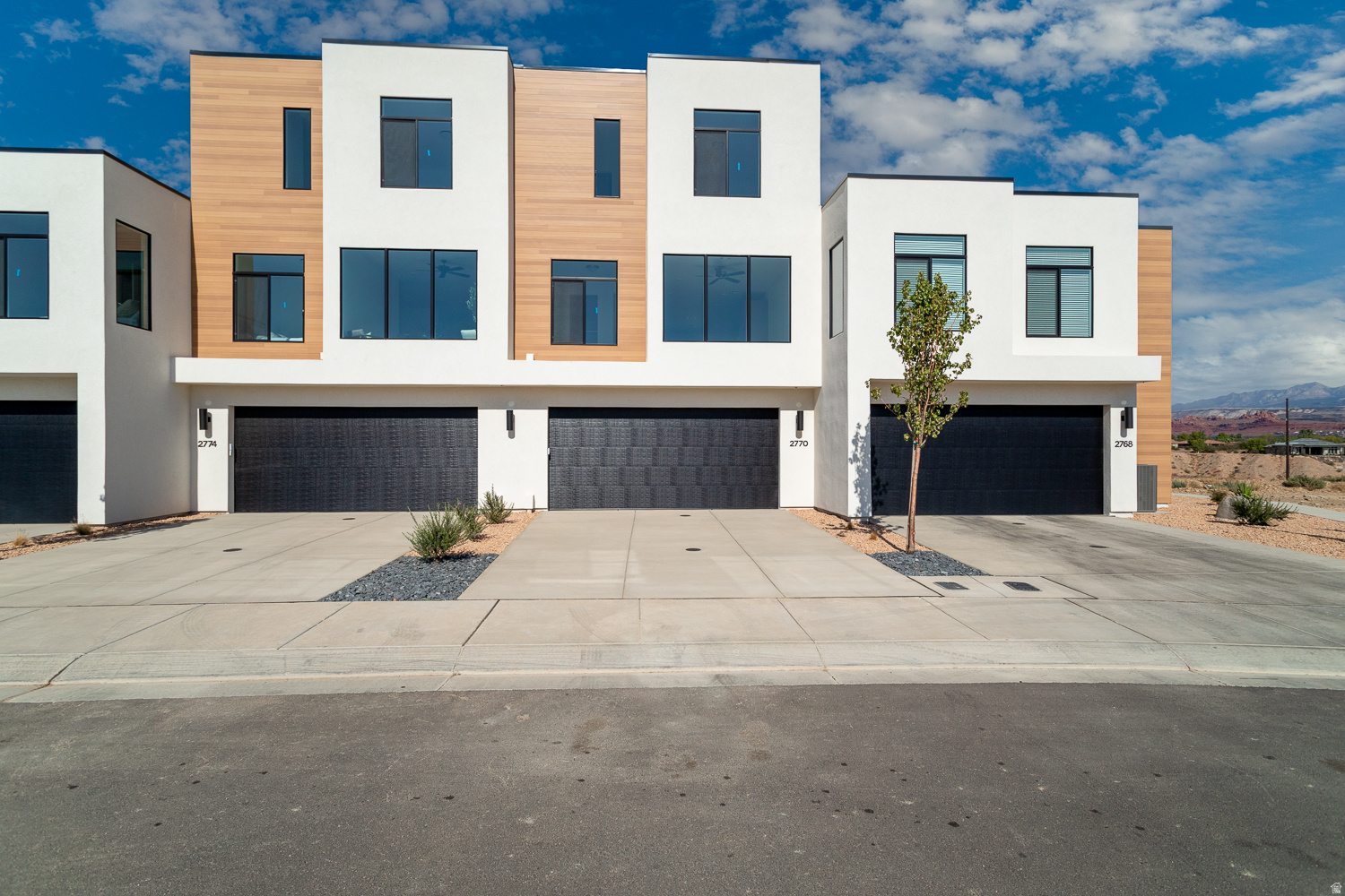 BECCO CREEK TOWNHOMES AT DIVARIO - Residential