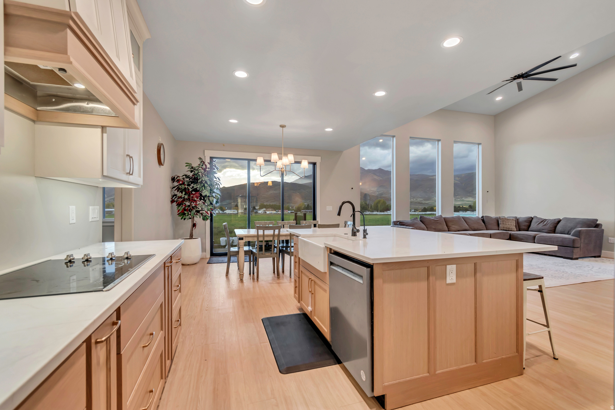 TIMP VISTA CIR - Residential