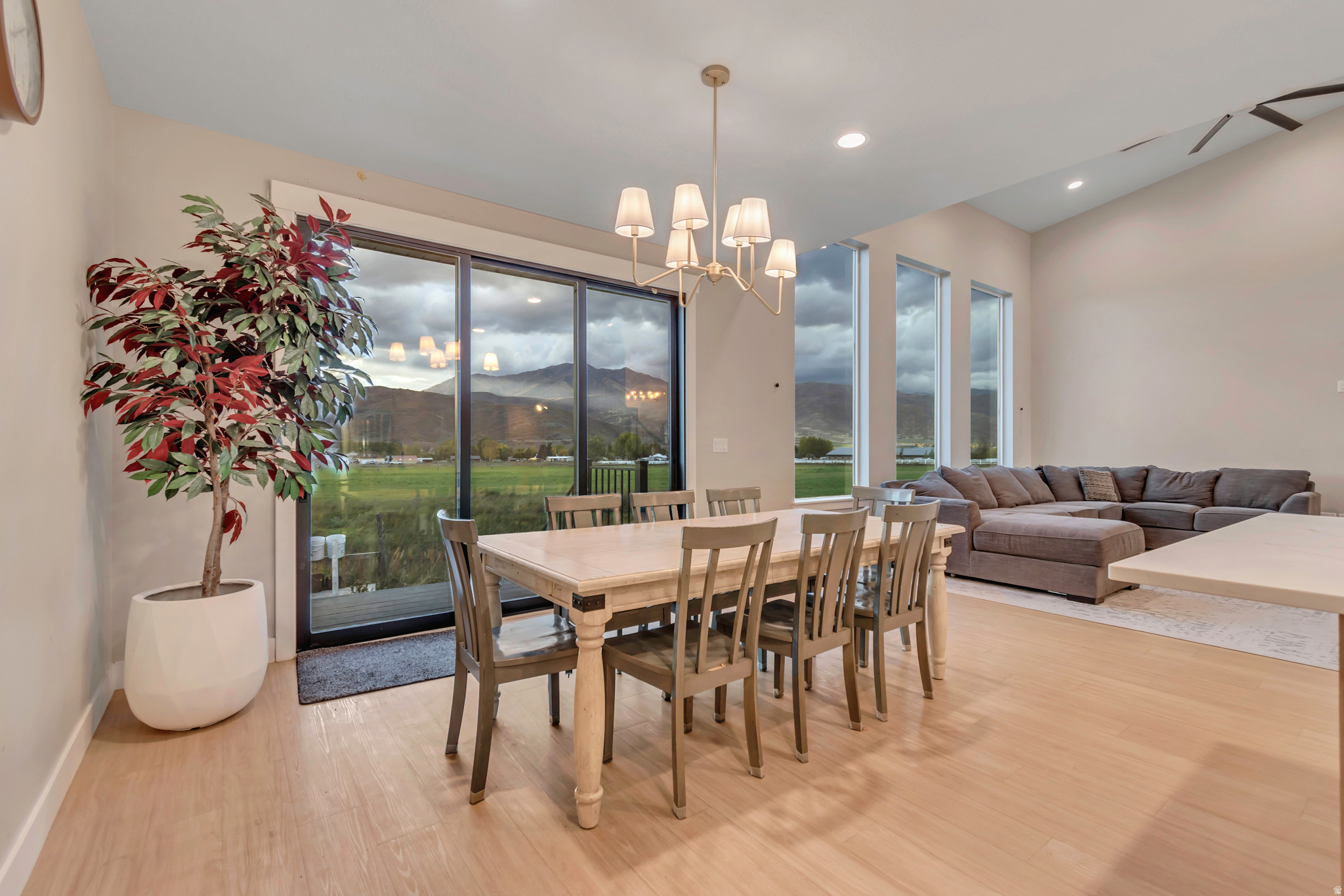 TIMP VISTA CIR - Residential
