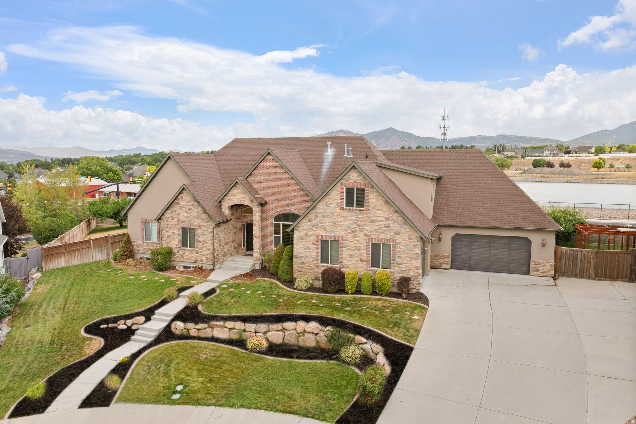 MITCHELL MEADOWS - Residential