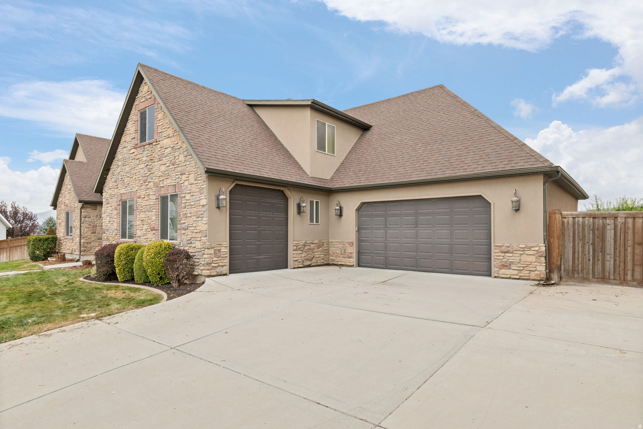MITCHELL MEADOWS - Residential