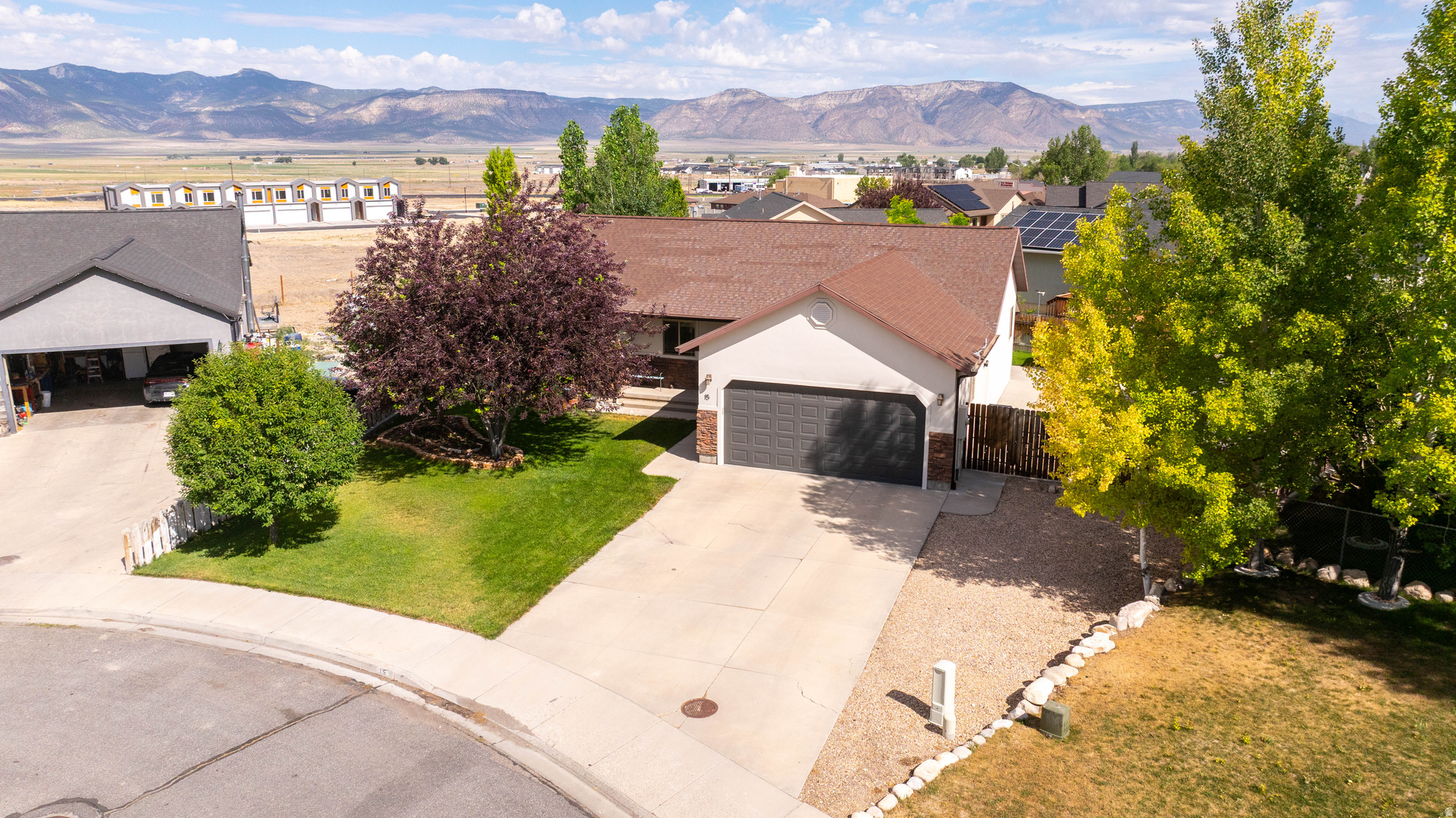 COTTONWOOD ESTATES - Residential