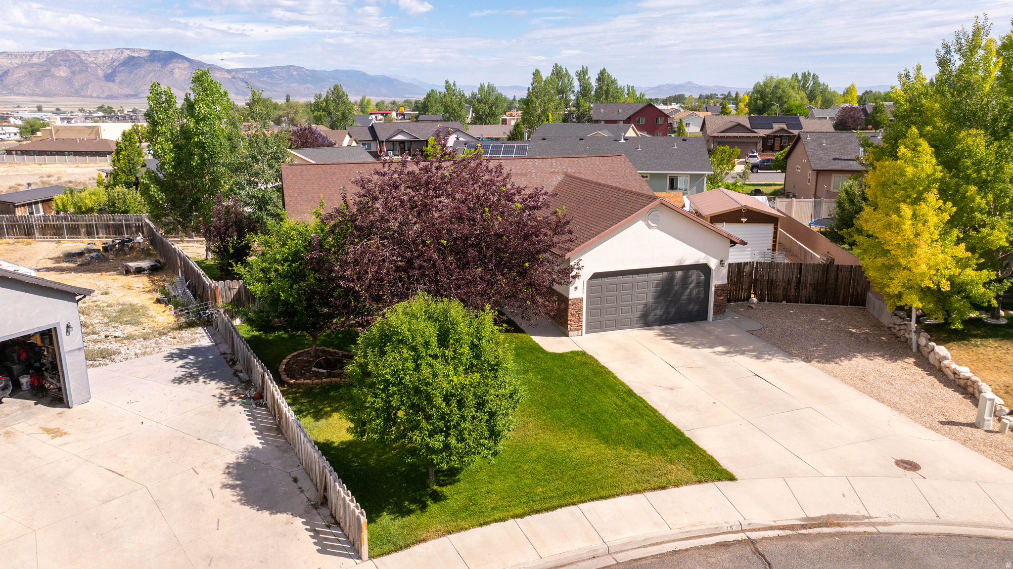 COTTONWOOD ESTATES - Residential