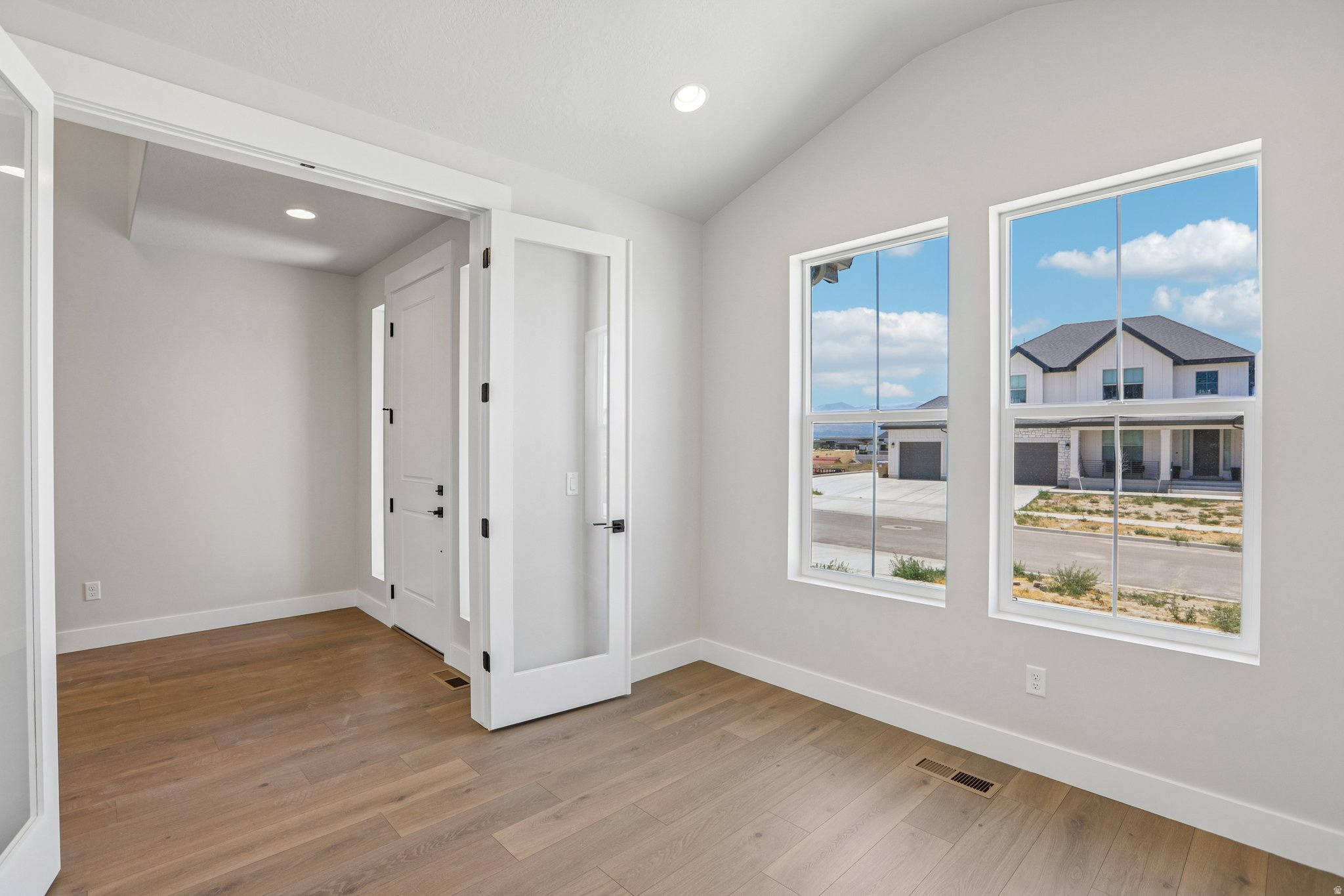 BIG WILLOW CREEK318 - Residential