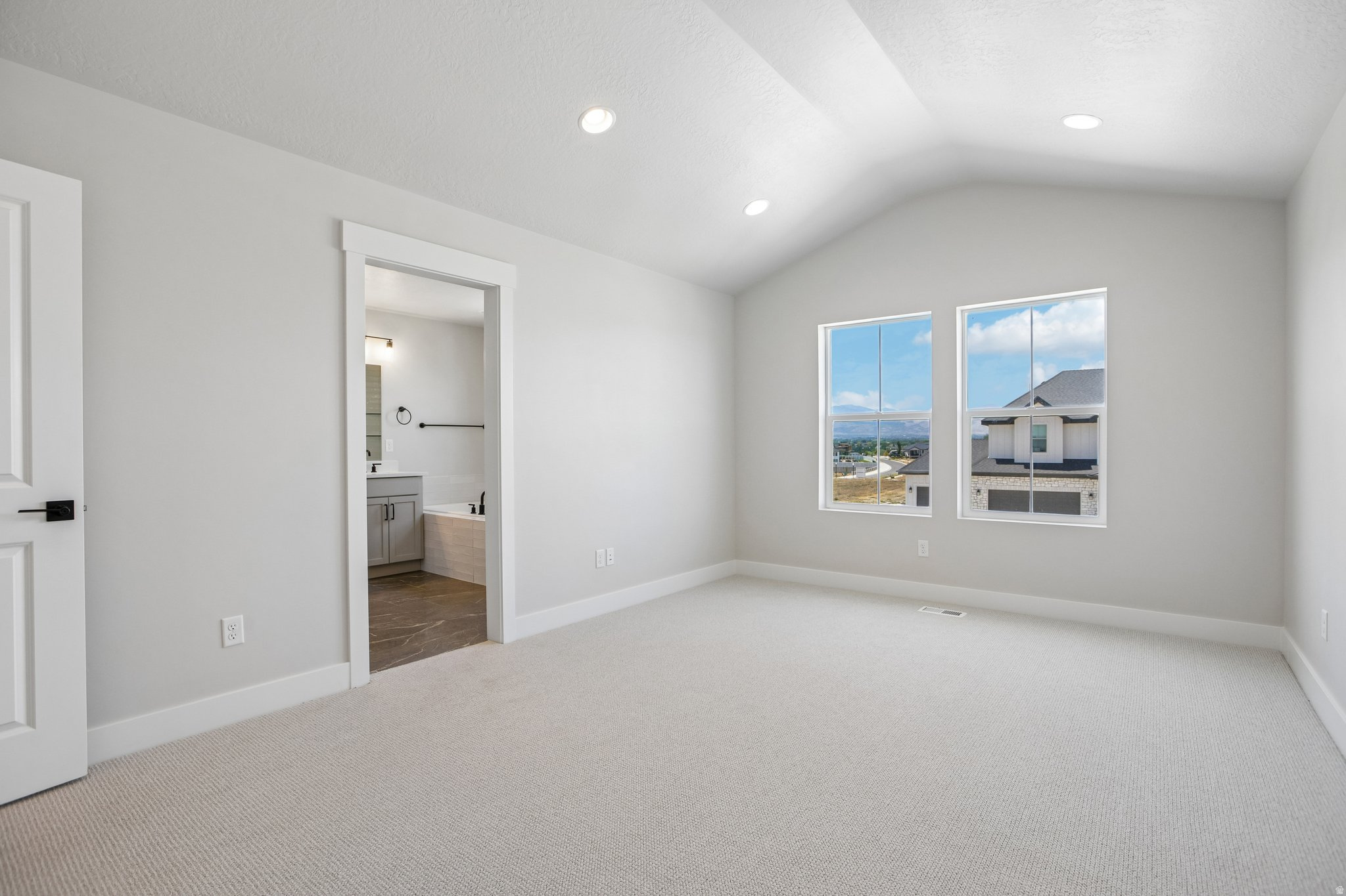 BIG WILLOW CREEK318 - Residential