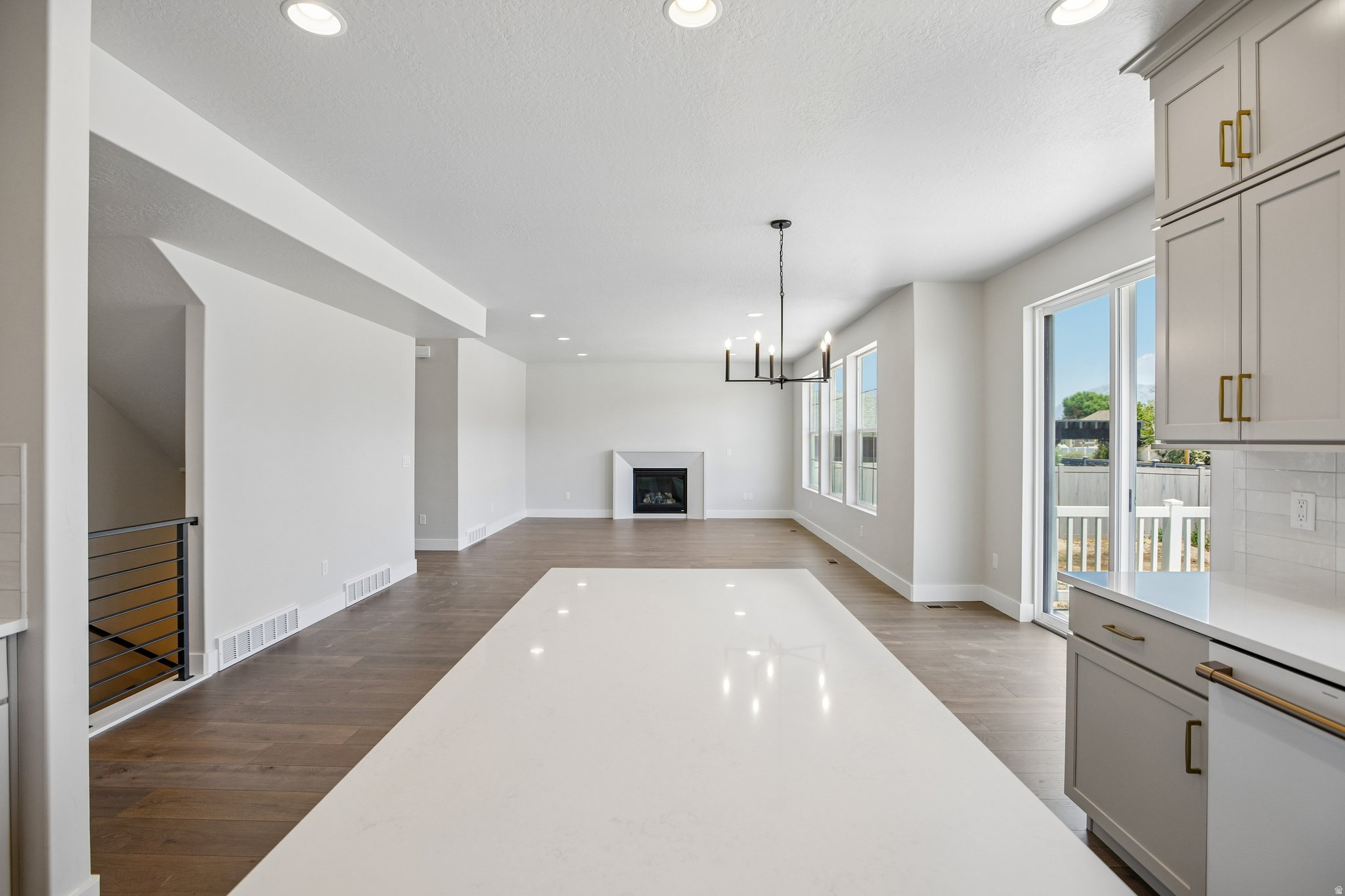 BIG WILLOW CREEK318 - Residential