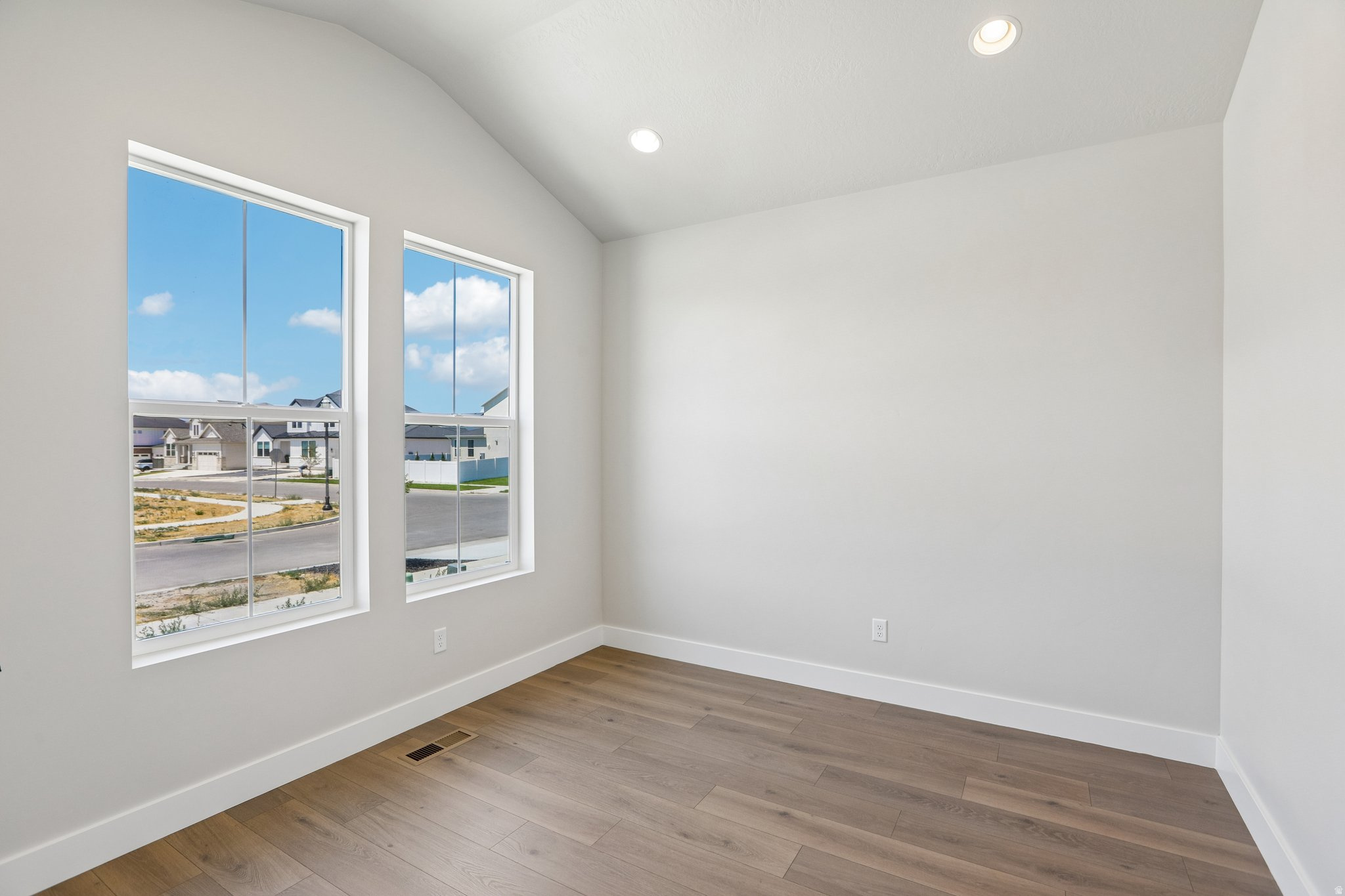 BIG WILLOW CREEK318 - Residential