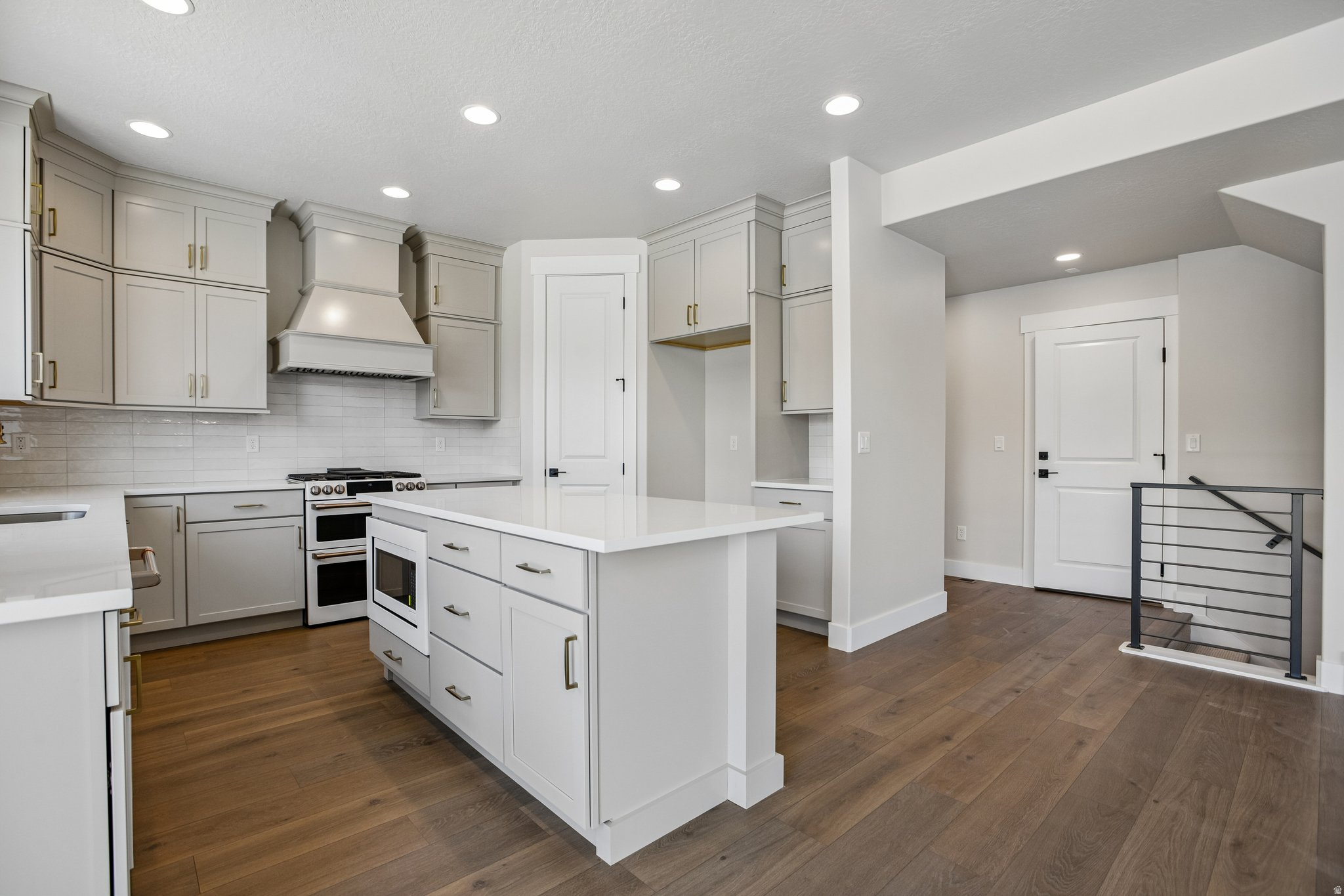 BIG WILLOW CREEK318 - Residential