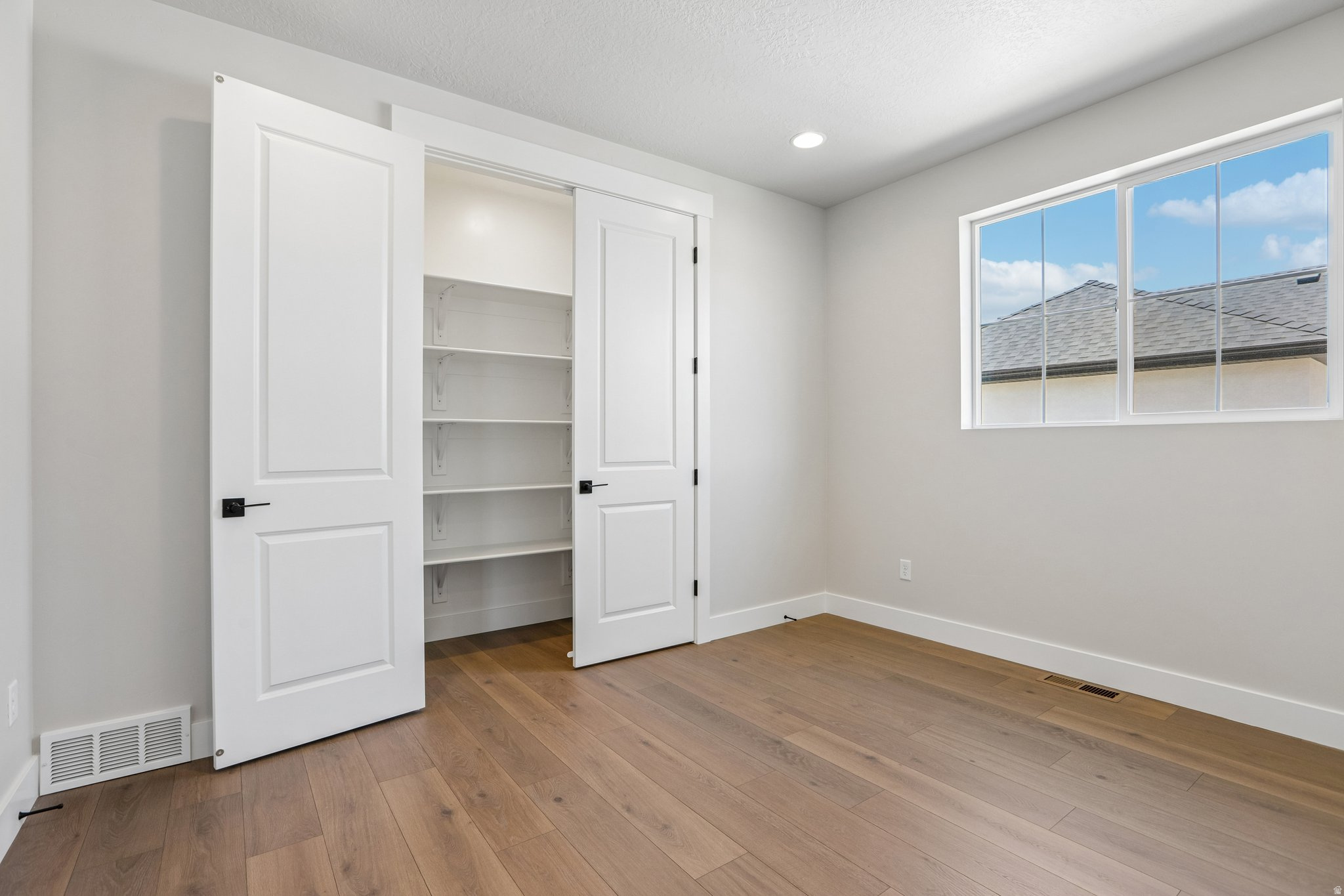 BIG WILLOW CREEK318 - Residential