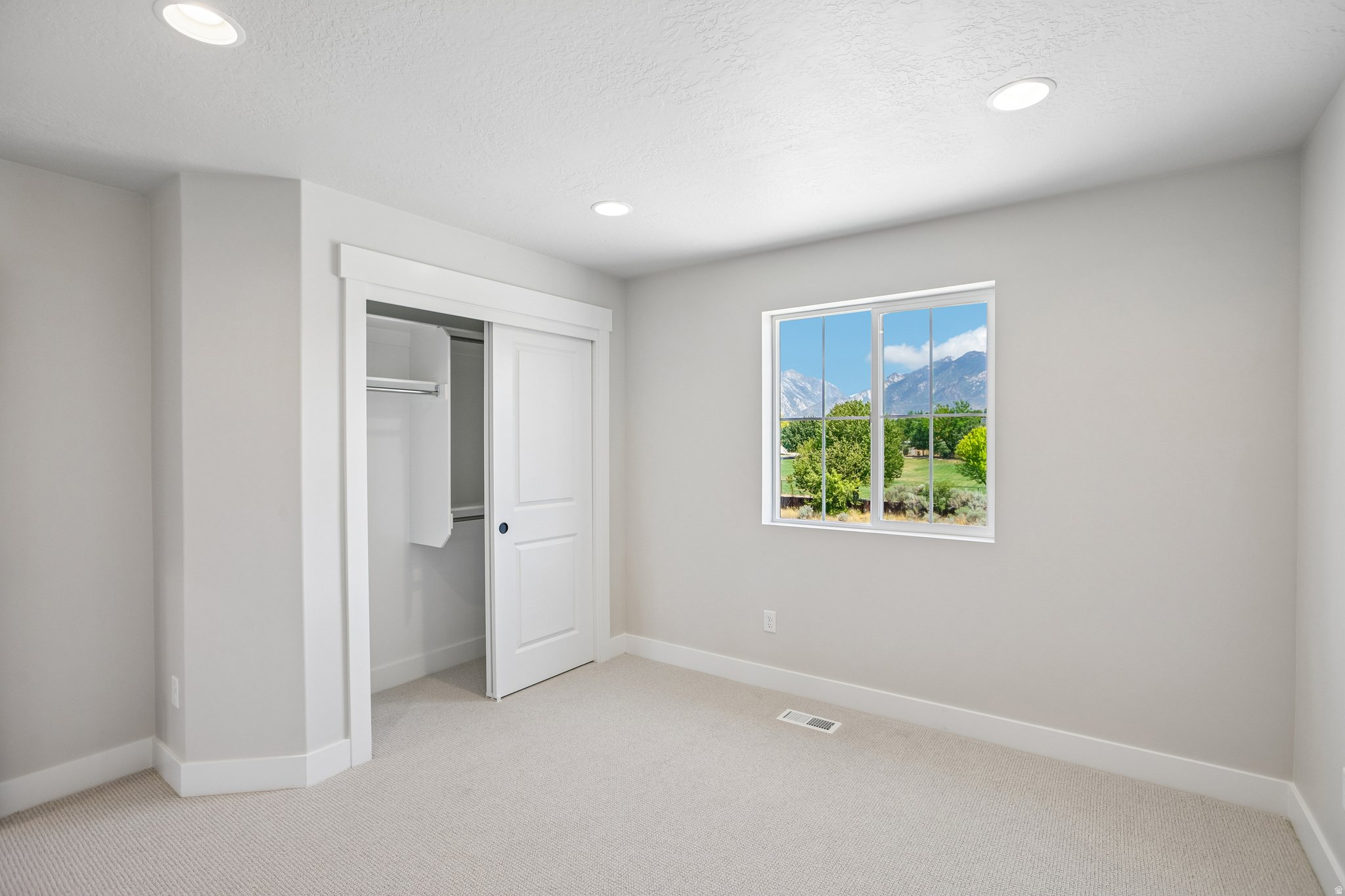 BIG WILLOW CREEK318 - Residential