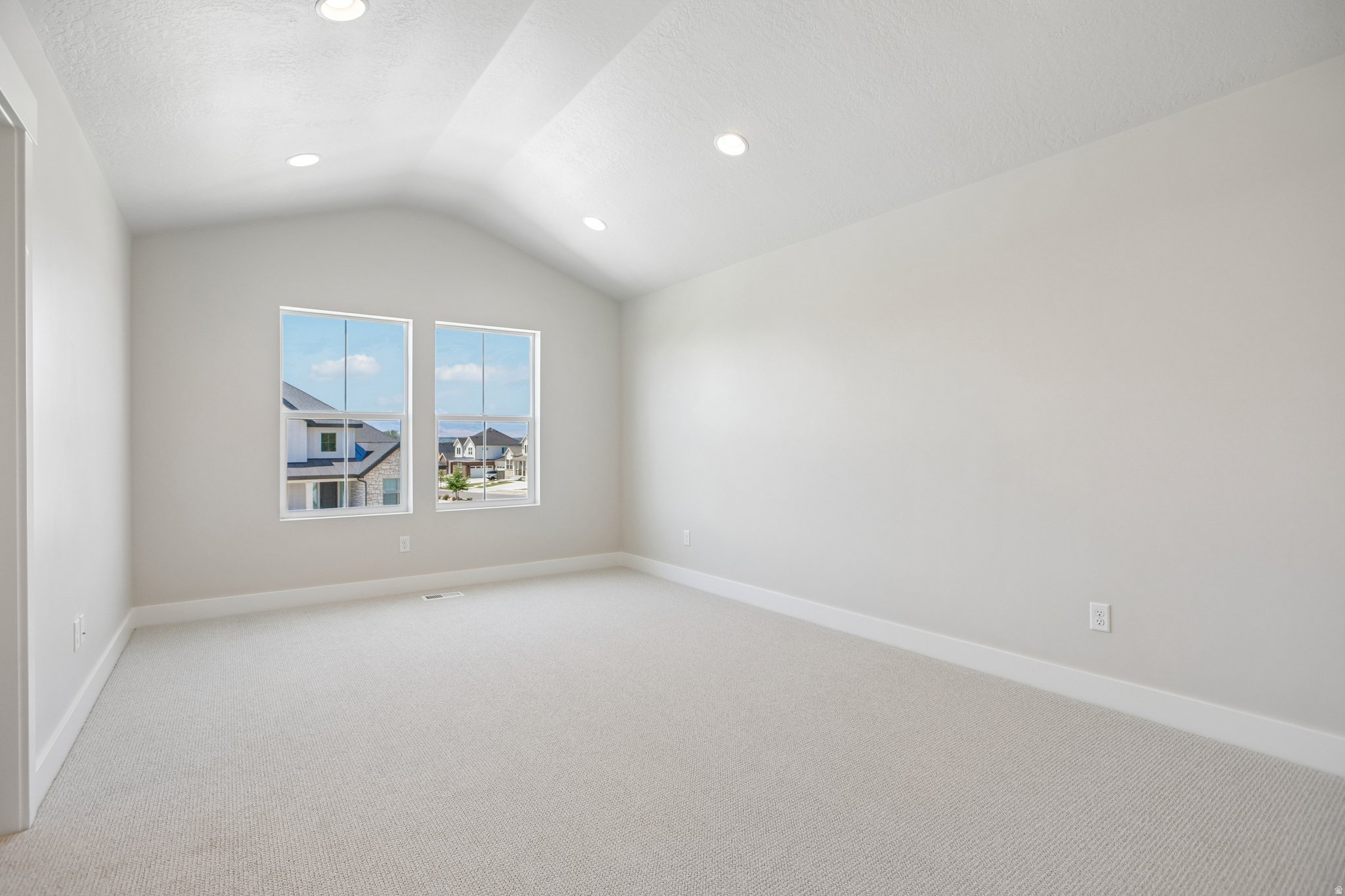 BIG WILLOW CREEK318 - Residential