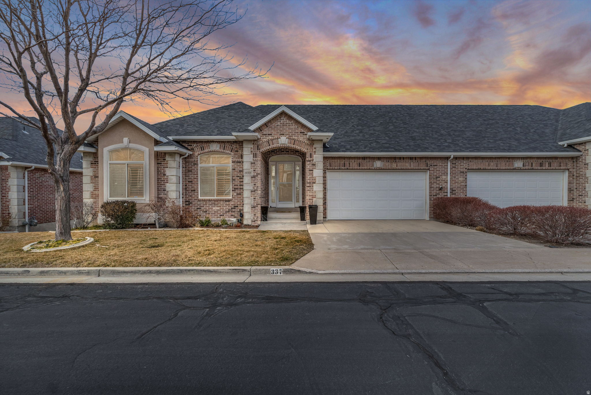 HERITAGE SOUTH MOUNTAIN - Residential