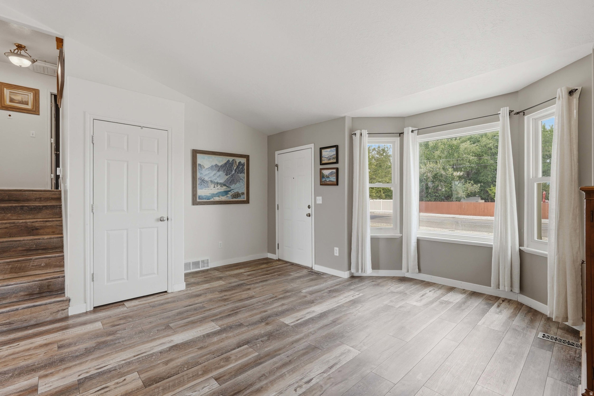 COUNTRY ACRES - Residential