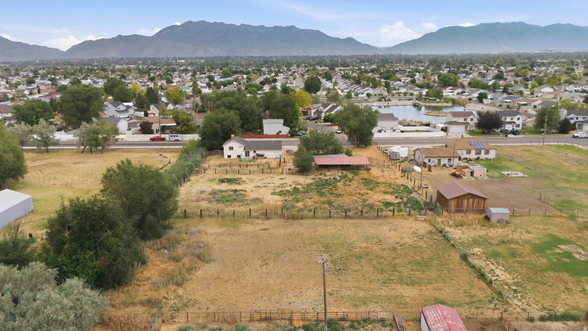 COUNTRY ACRES - Residential