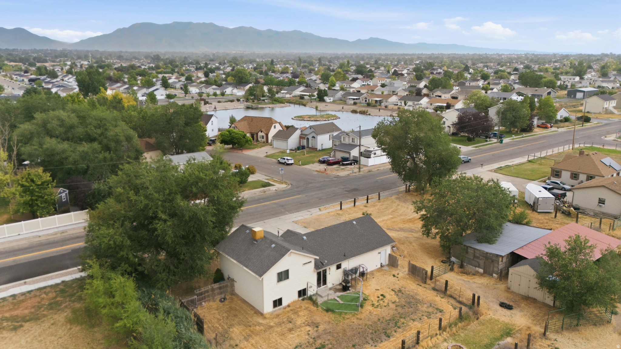 COUNTRY ACRES - Residential