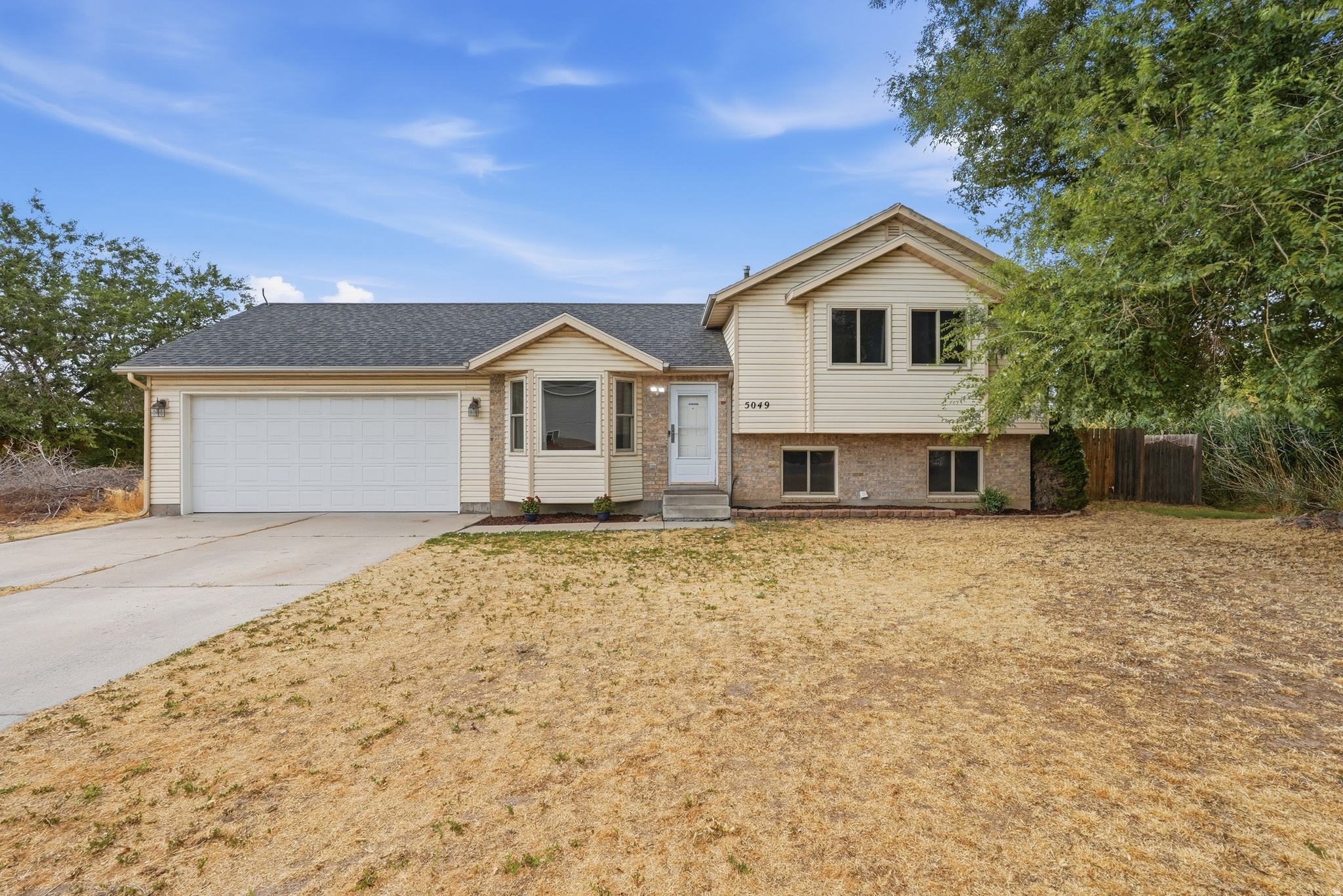 COUNTRY ACRES - Residential