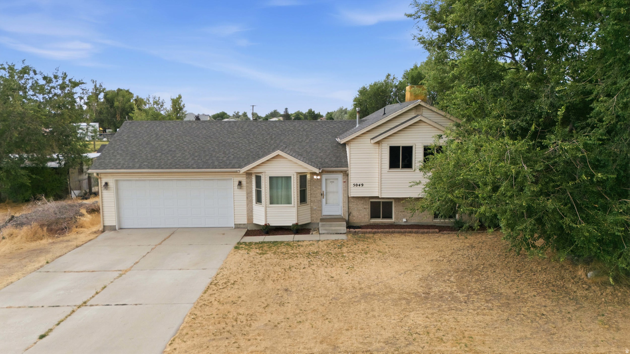 COUNTRY ACRES - Residential
