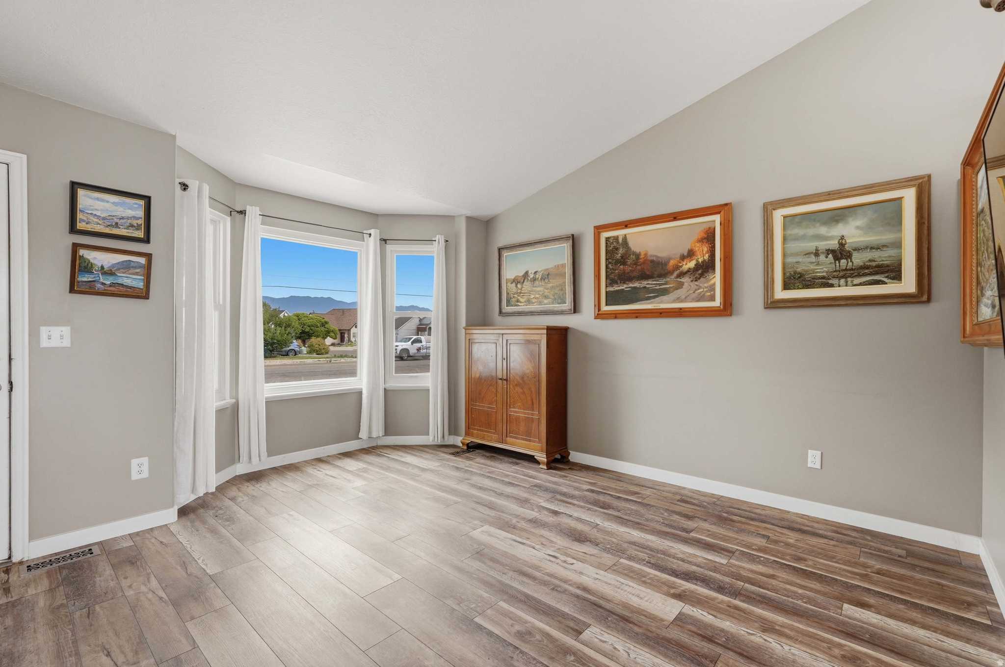 COUNTRY ACRES - Residential