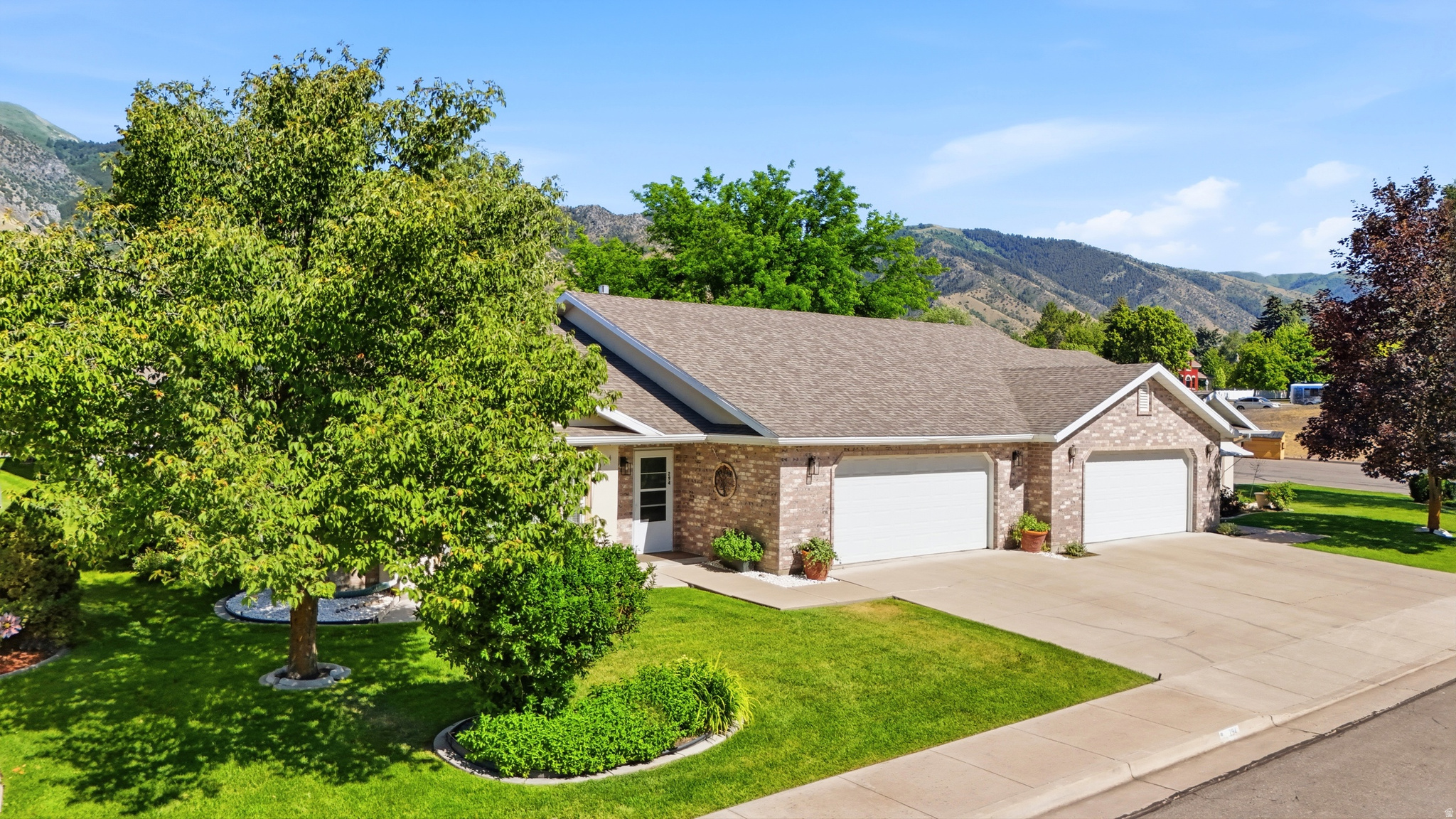 MOUNTAIN VIEW RETIREMENT COMMUNITY - Residential