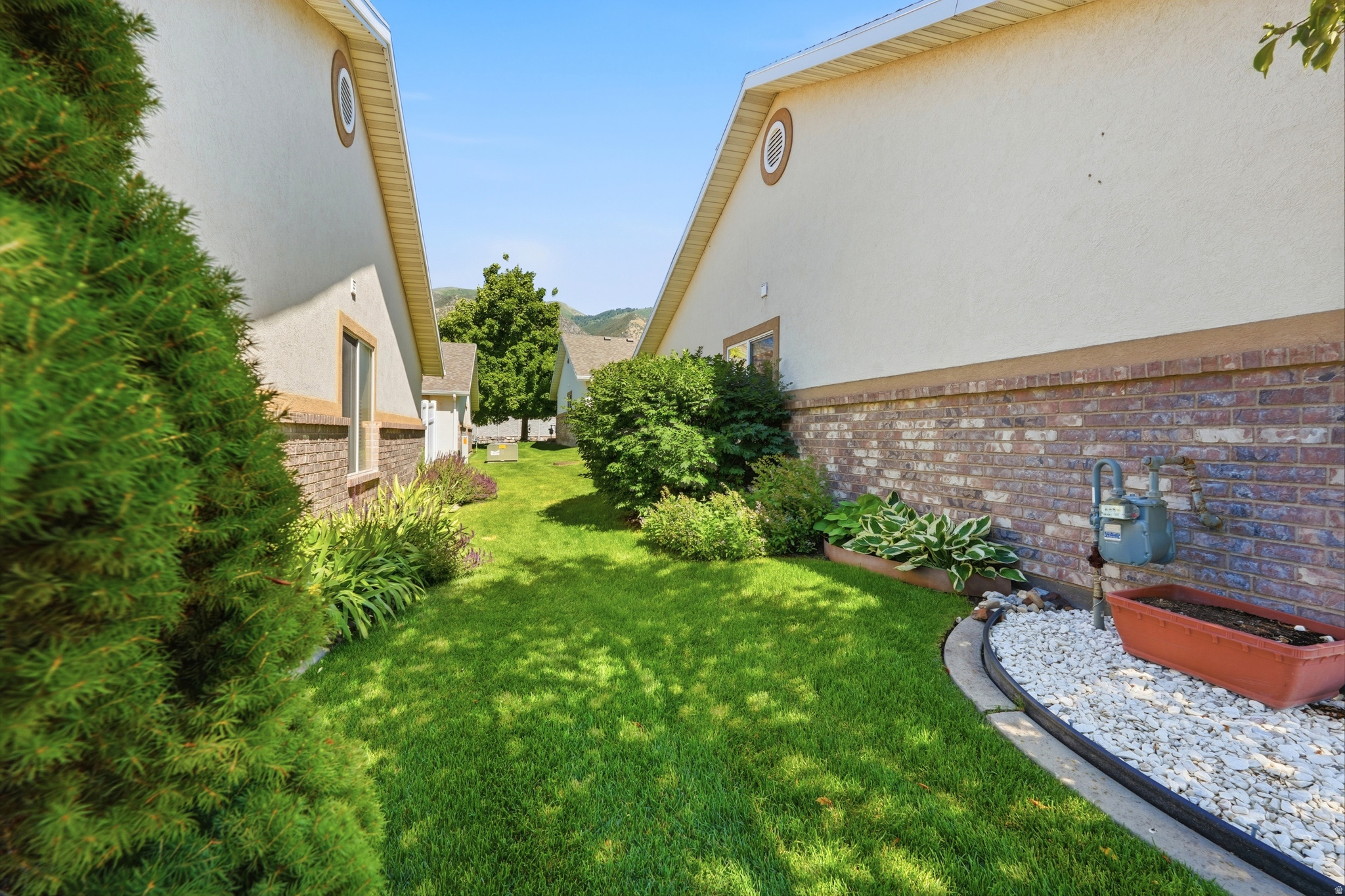 MOUNTAIN VIEW RETIREMENT COMMUNITY - Residential