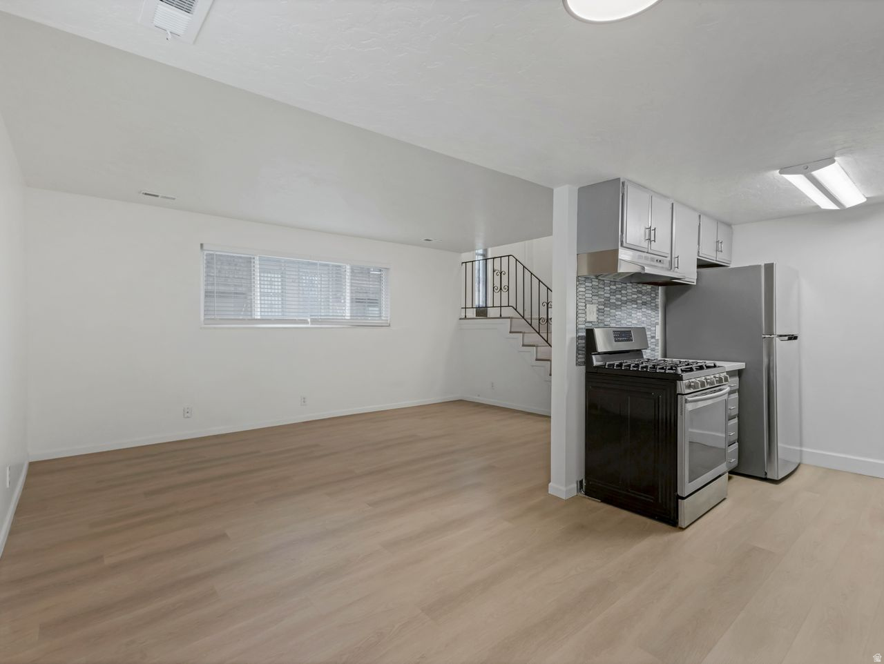 SILVER MAPLES - Residential